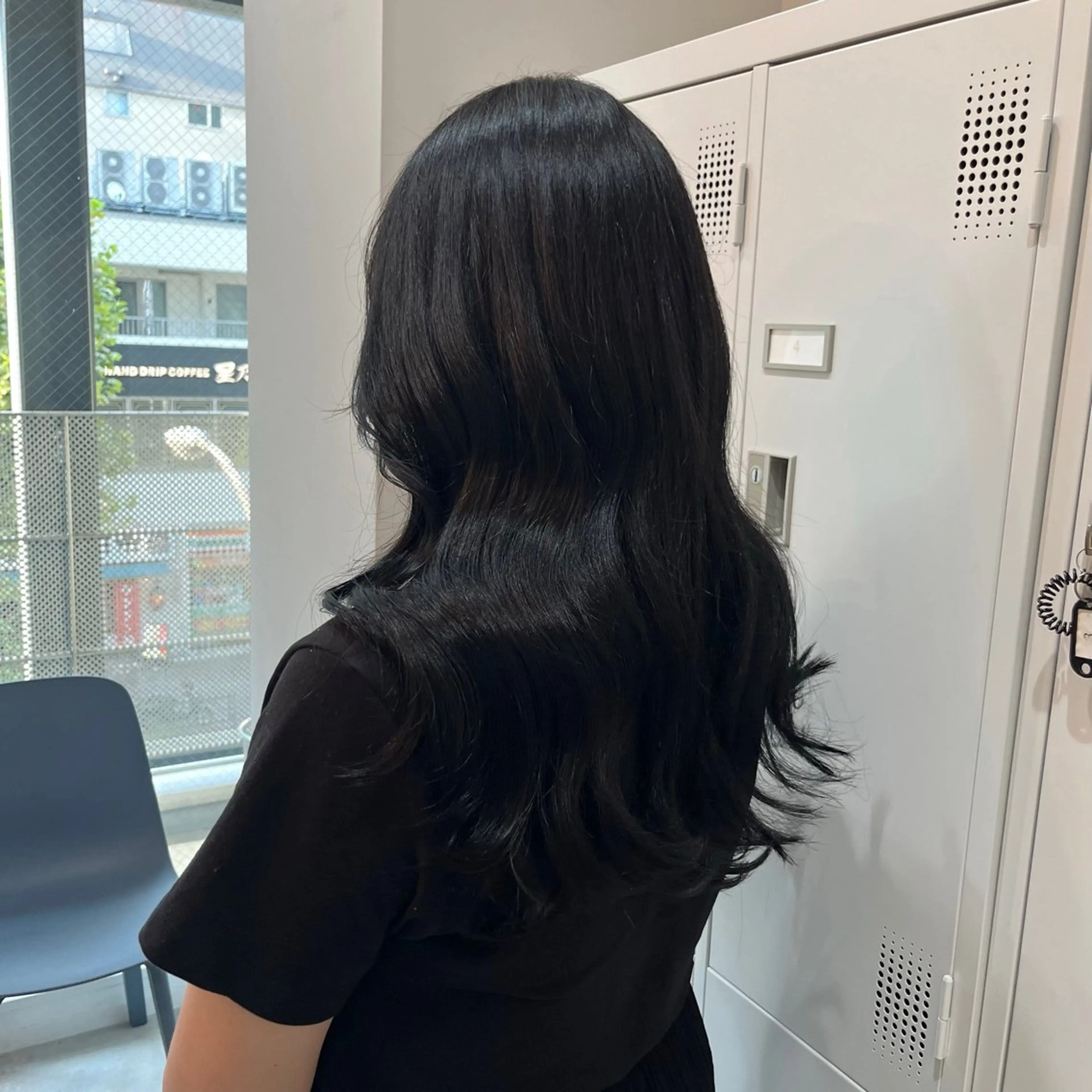 セミロング カラー 黒髪 ブルーカラー ブルーブラック カット ヘアカラー emma所属・RINA 韓国ヘア/半個室のヘアスタイル