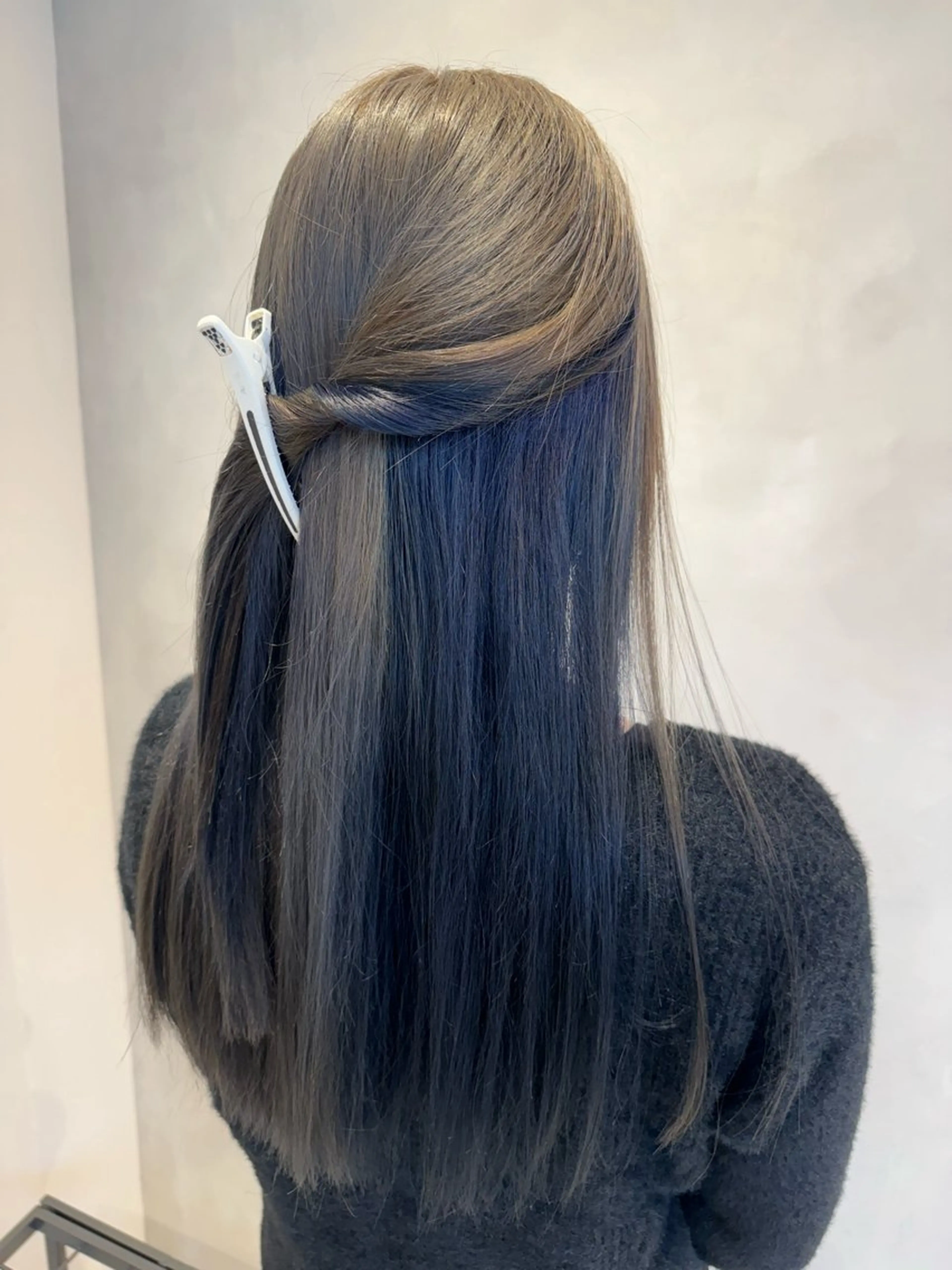 ロング カラー ブルーカラー ハイトーンカラー カット ヘアカラー トリートメント 透明感カラー✨艶髪 制作🌱山根あゆみのヘアスタイル