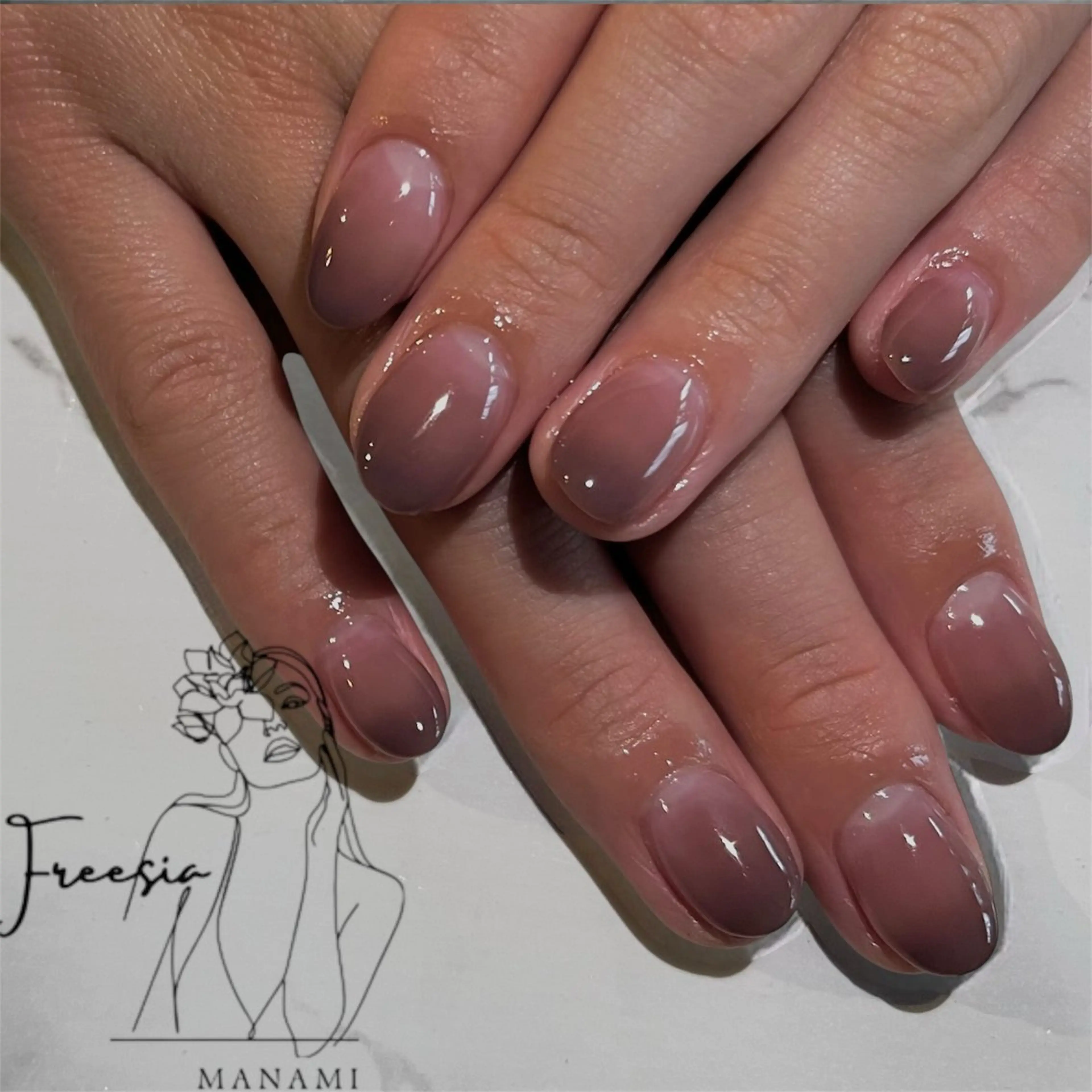 ネイル グラデーション ハンドネイル freesia Manamiのネイルデザイン