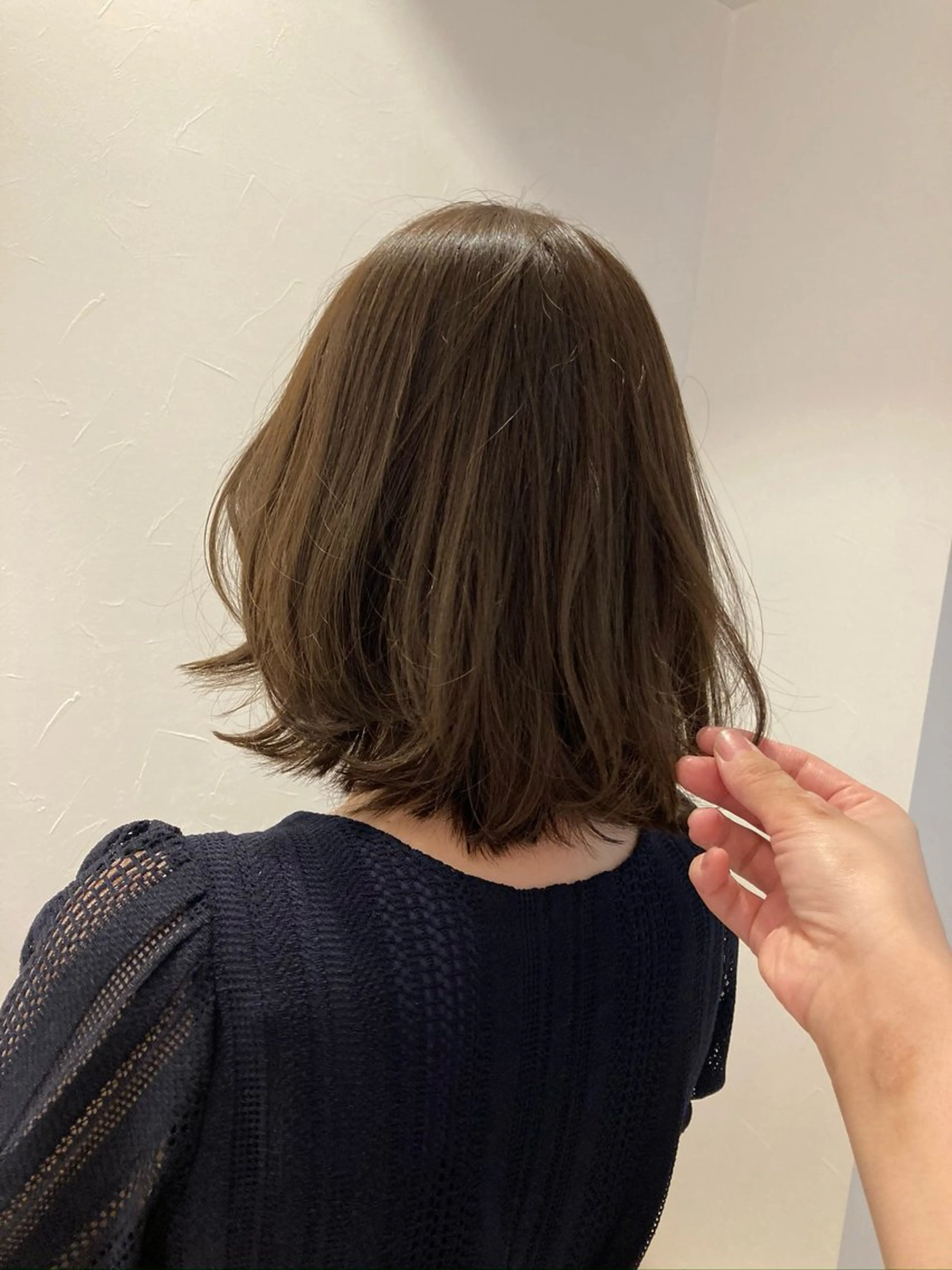 ミディアム カラー ベージュカラー オリーブベージュ くびれヘア くびれレイヤー レイヤーカット カット ヘアカラー トリートメント TELA HAIR南流山店所属・TELA HAIR Annaのヘアスタイル