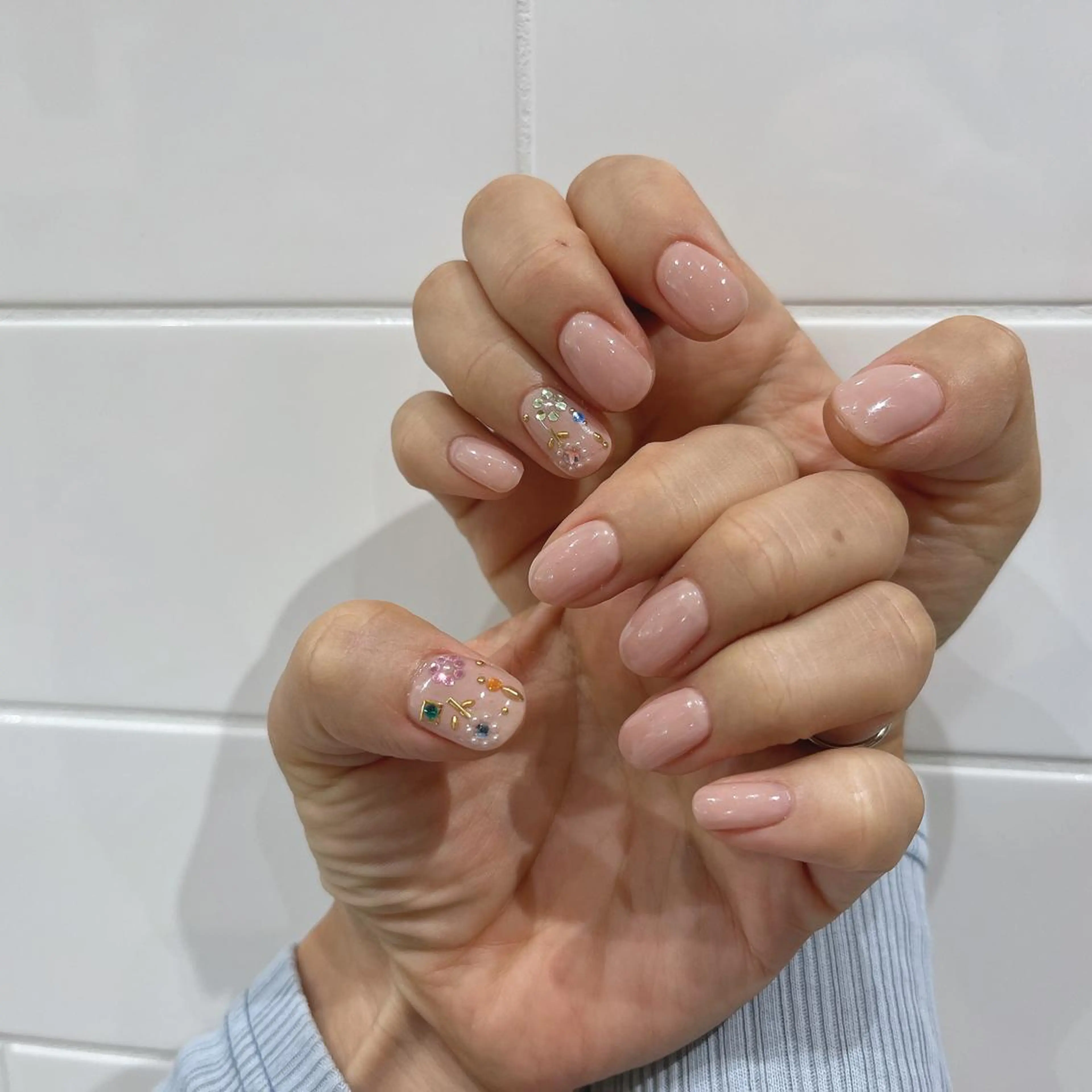 ネイル アートネイル キラキラネイル ワンカラーネイル nailsalon Rのネイルデザイン