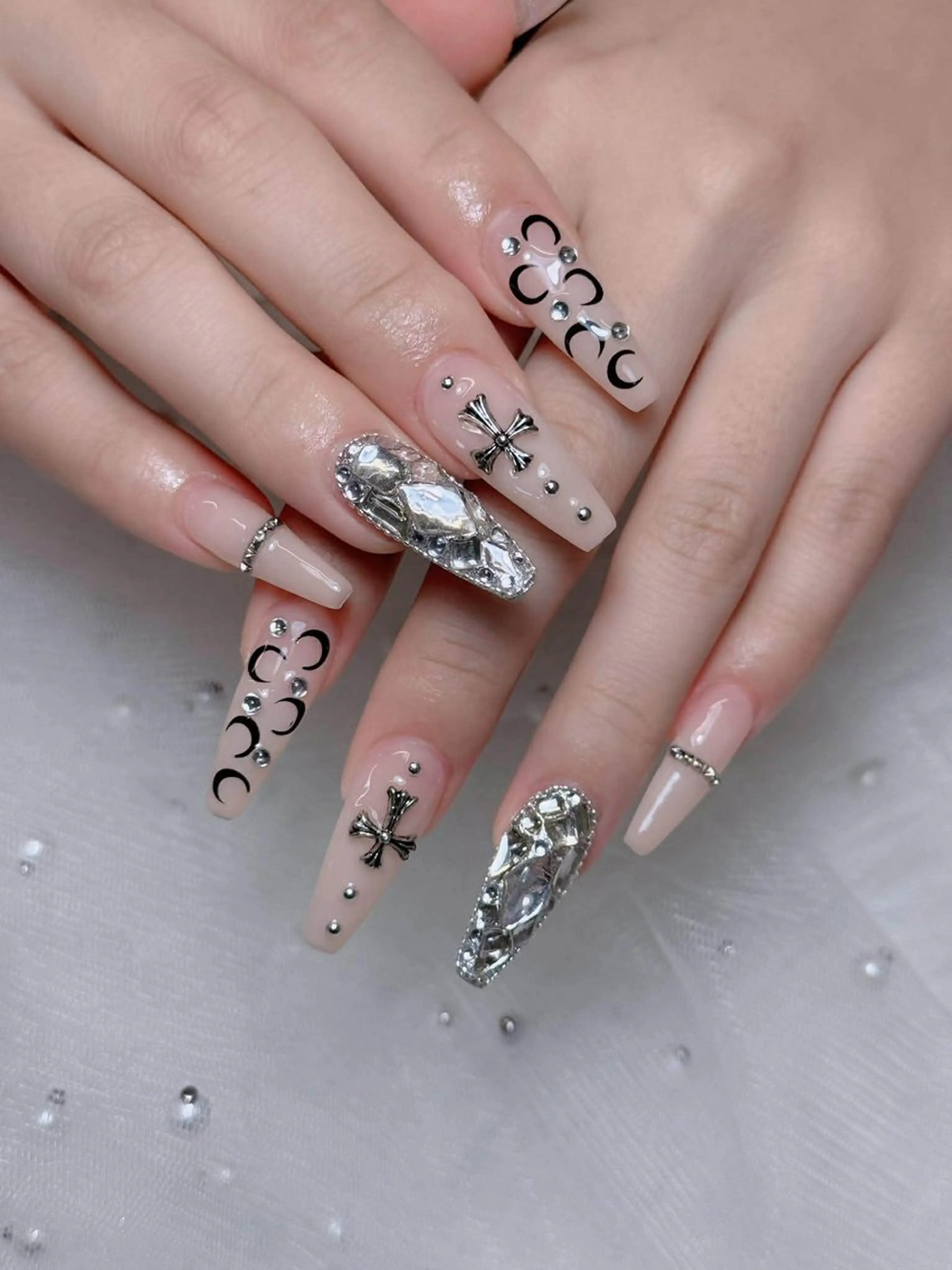 ネイル オーロラネイル チークネイル フットネイル フレンチネイル ハロウィン ハンドネイル Lumi Nail 新大久保3‘のネイルデザイン