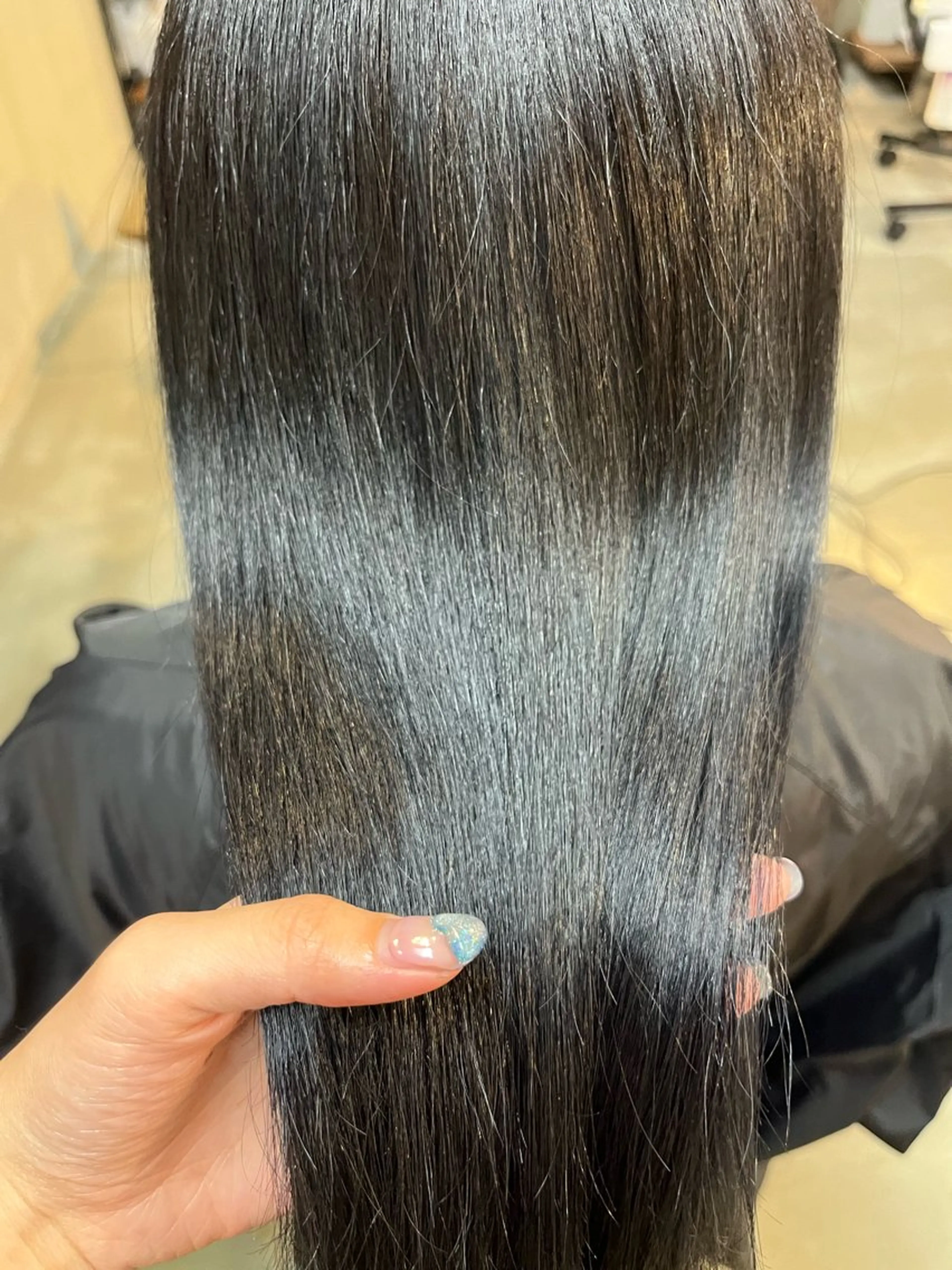 ロング カラー 黒髪 ブルーカラー ブルーブラック 透明感カラー 本木下朋花/髪質 改善×ダブルカラーのヘアスタイル