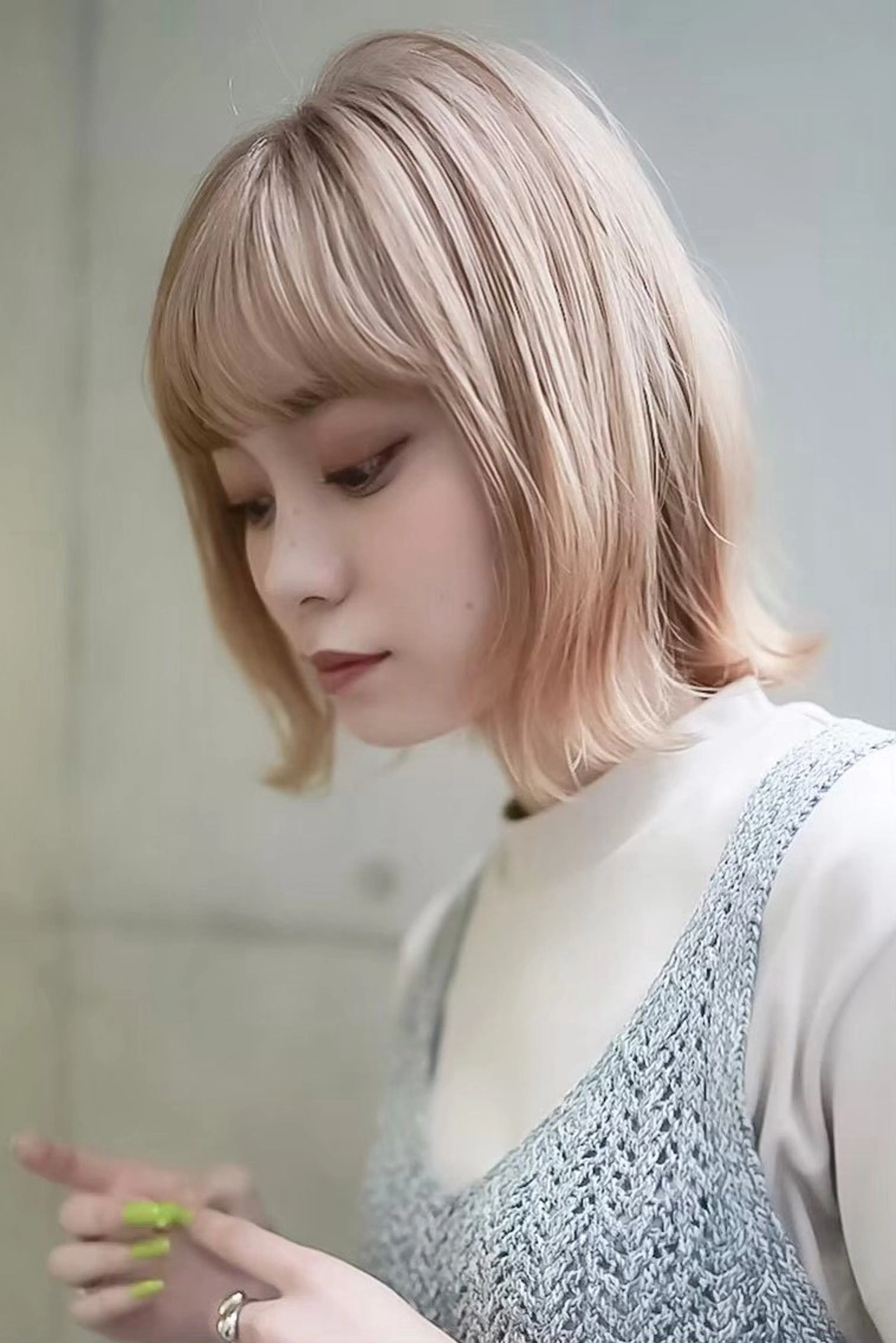 ミディアム カラー ハイトーンカラー 卒業式のヘアスタイル ヘアカラー 鈴木 海都のヘアスタイル