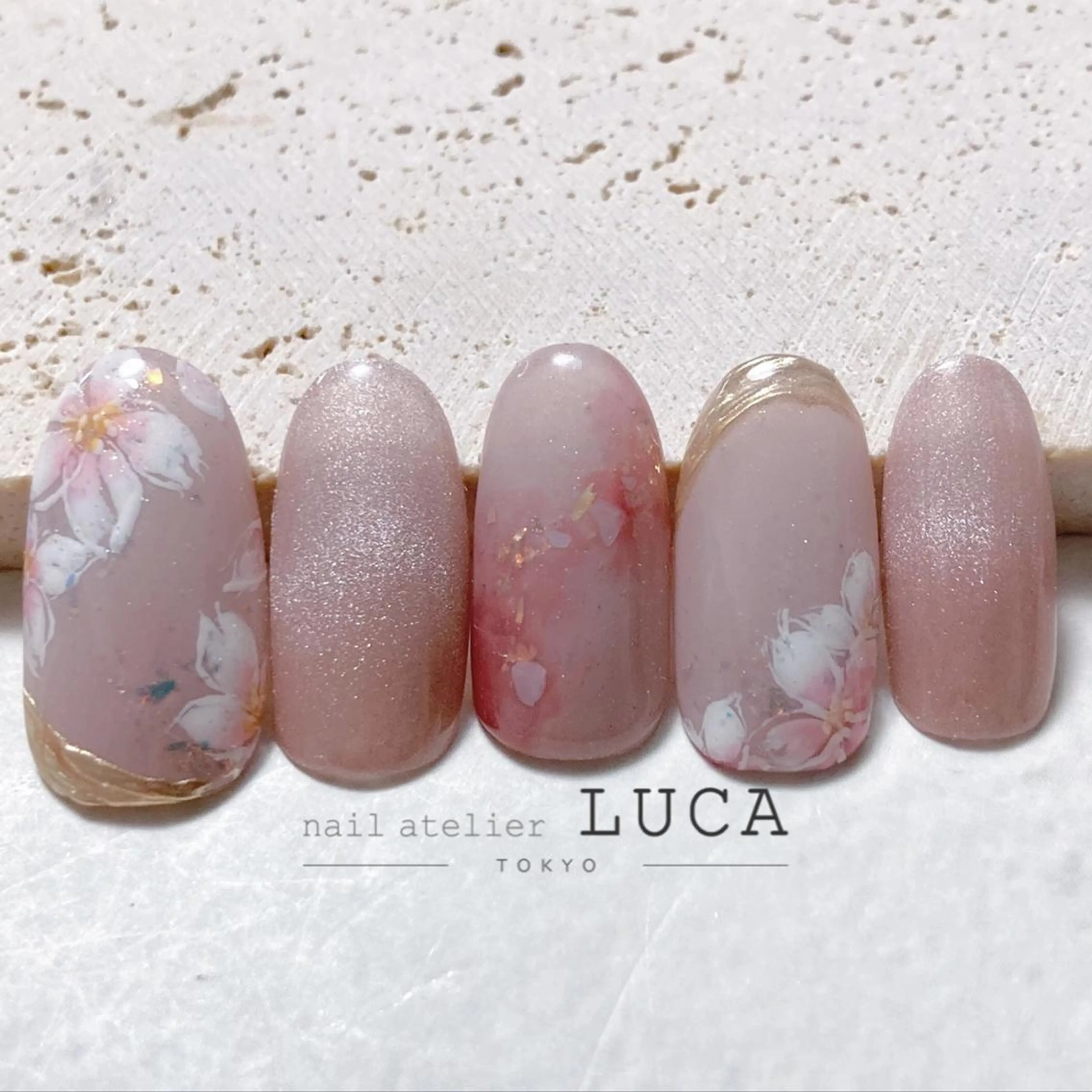 ネイル アートネイル オーロラネイル クリアネイル 長さ出し フットネイル ハンドネイル ネイルアトリエルカ スタッフのネイルデザイン