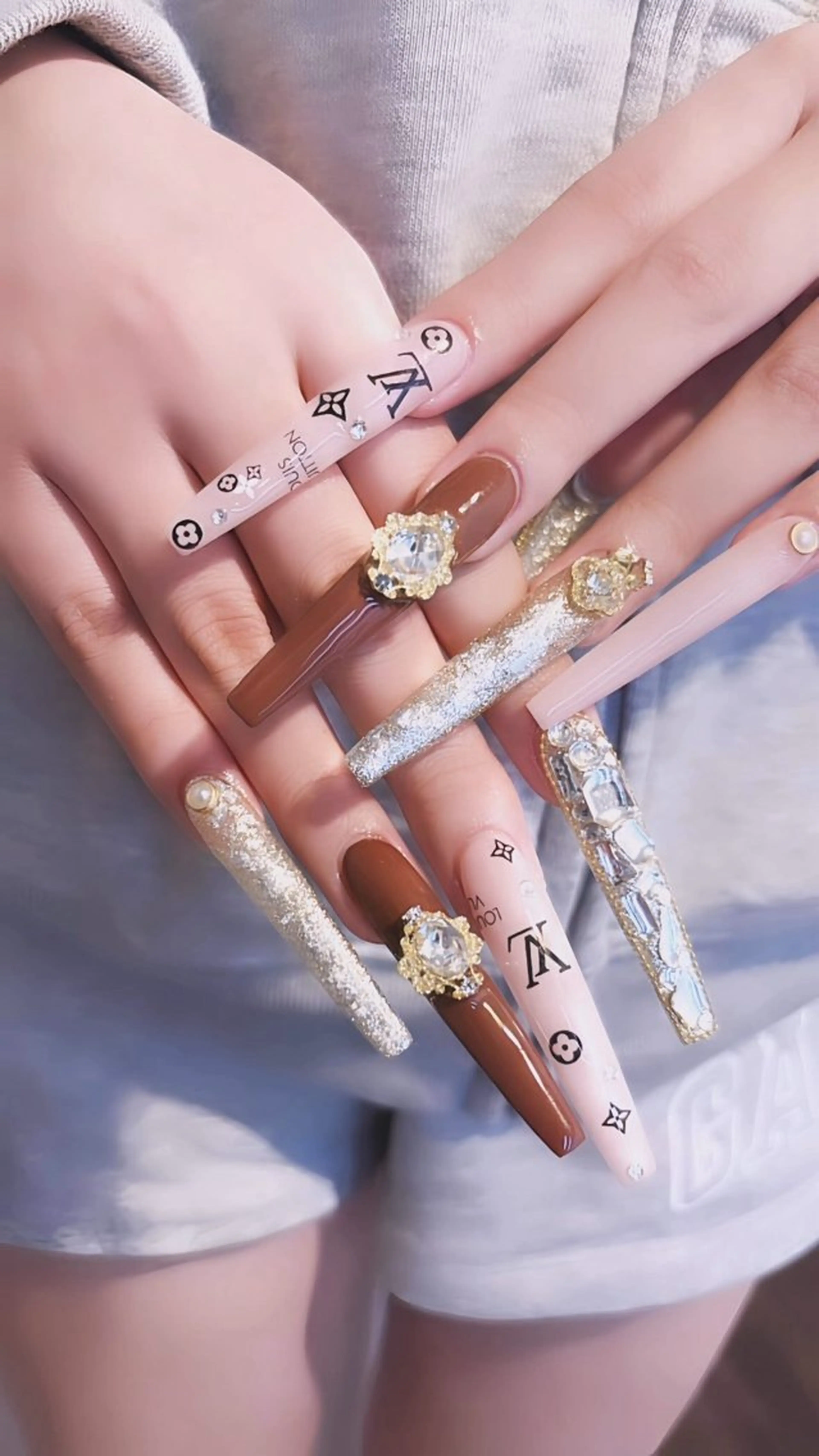 ネイル アートネイル オーロラネイル チークネイル 長さ出し フットネイル ハンドネイル Chan nailsのネイルデザイン