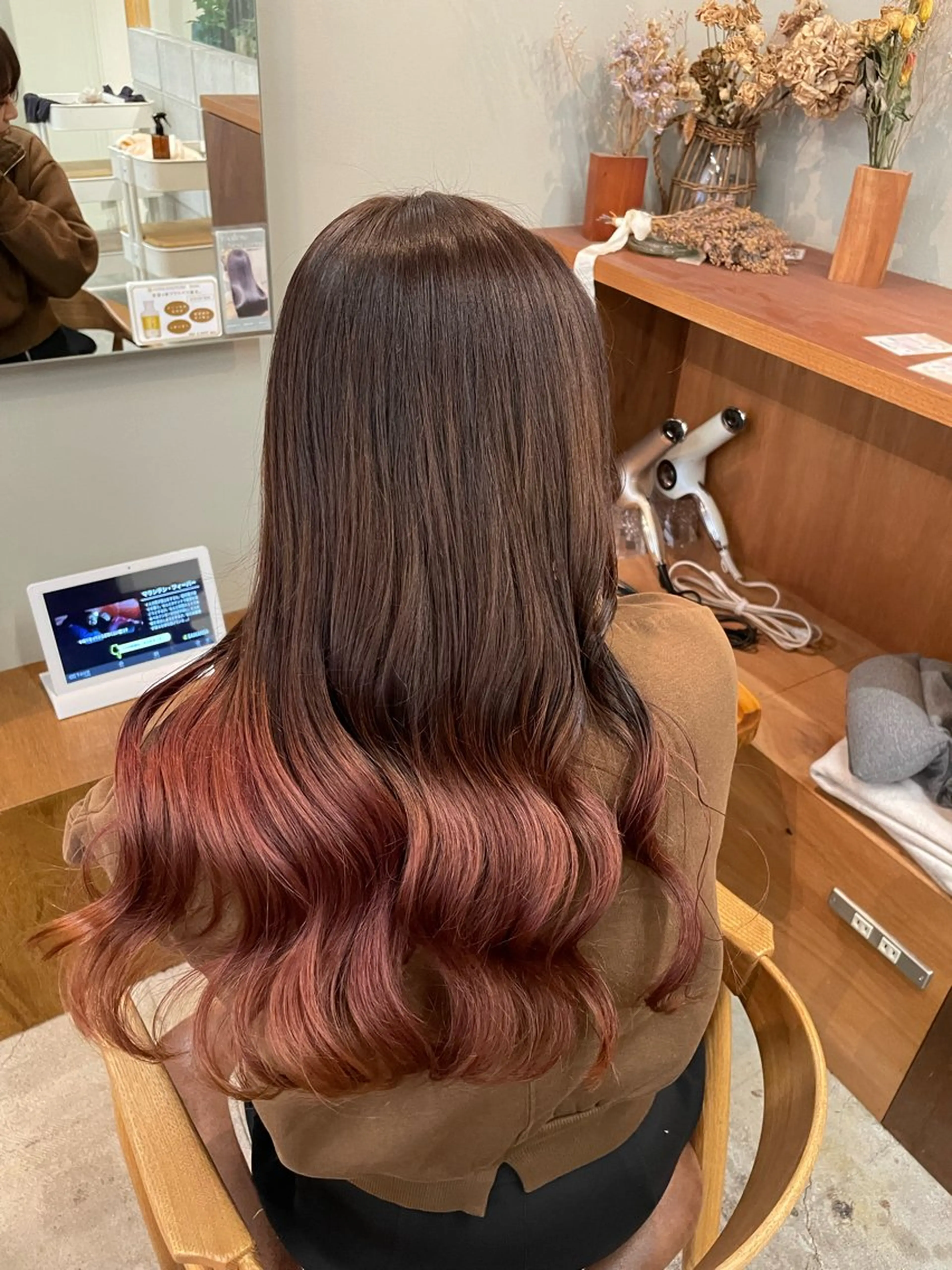 ロング カラー 山下 悠月のヘアスタイル