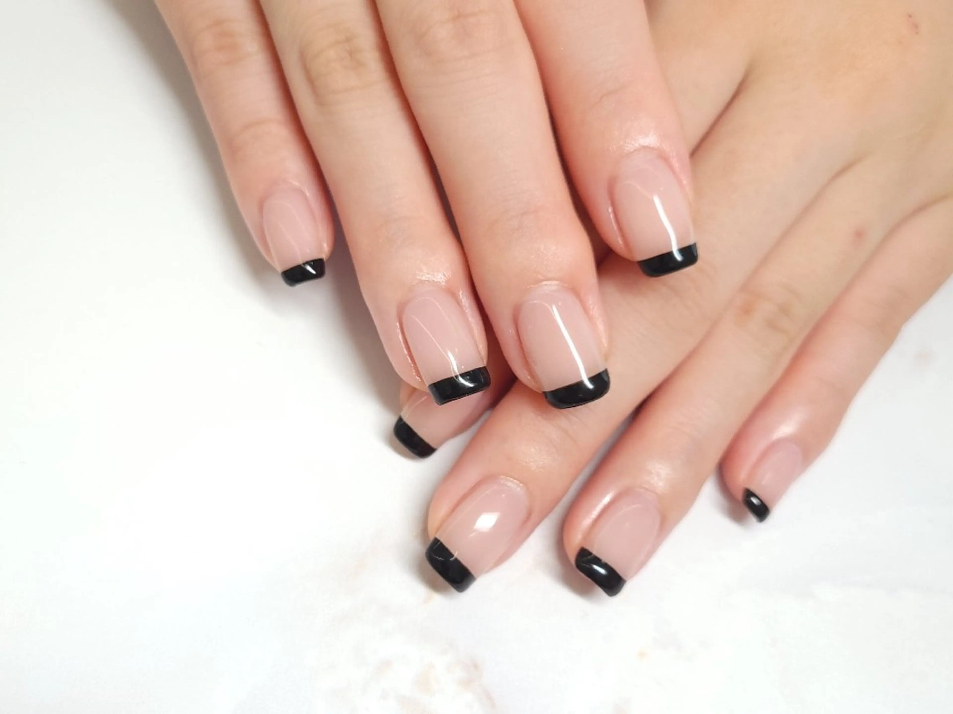 ネイル フレンチネイル ジェルネイル パラジェル WHITELY みどりのネイルデザイン