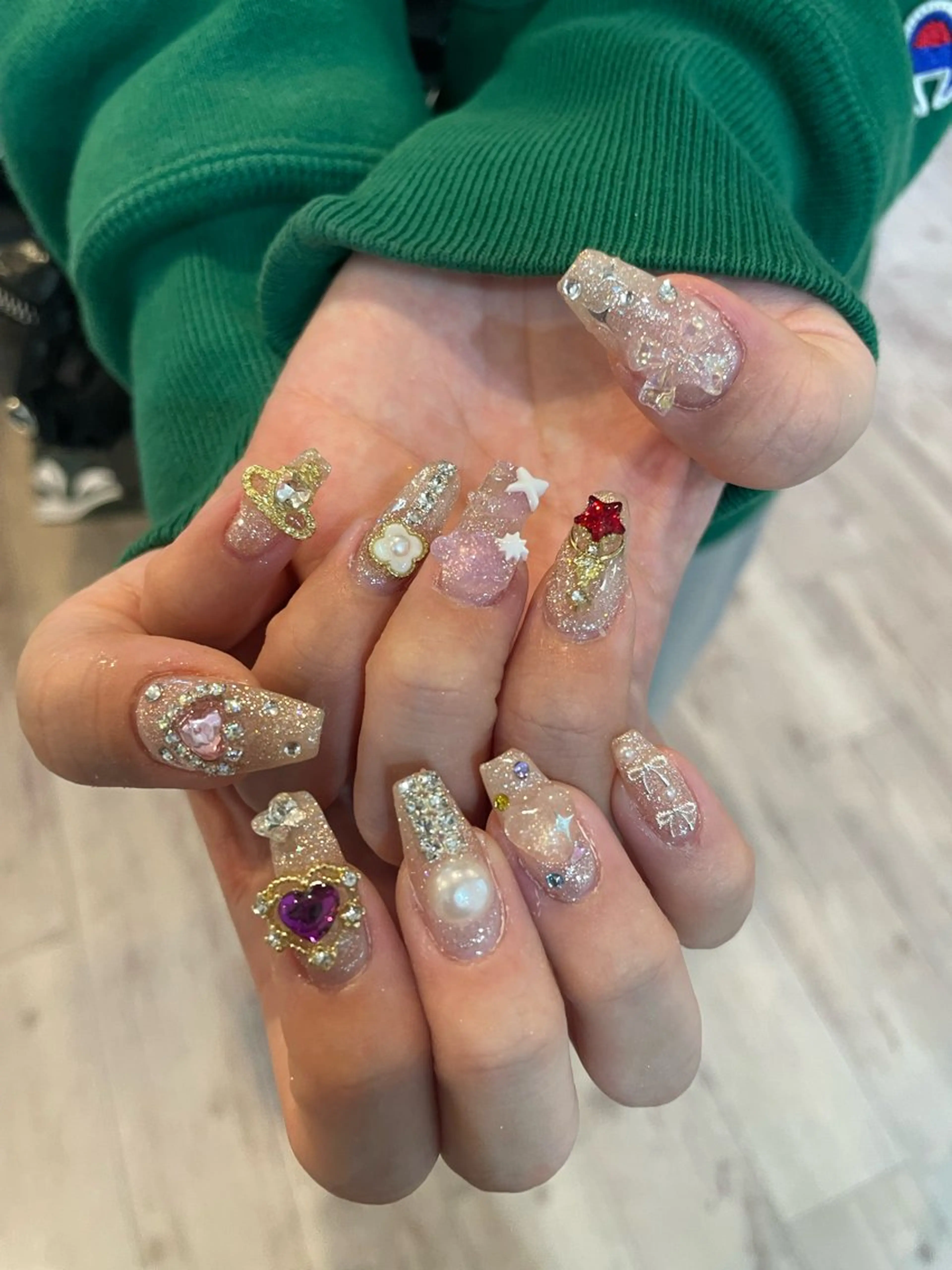 ネイル Lily Beauty天神西通り店所属・坂田 美生のネイルデザイン