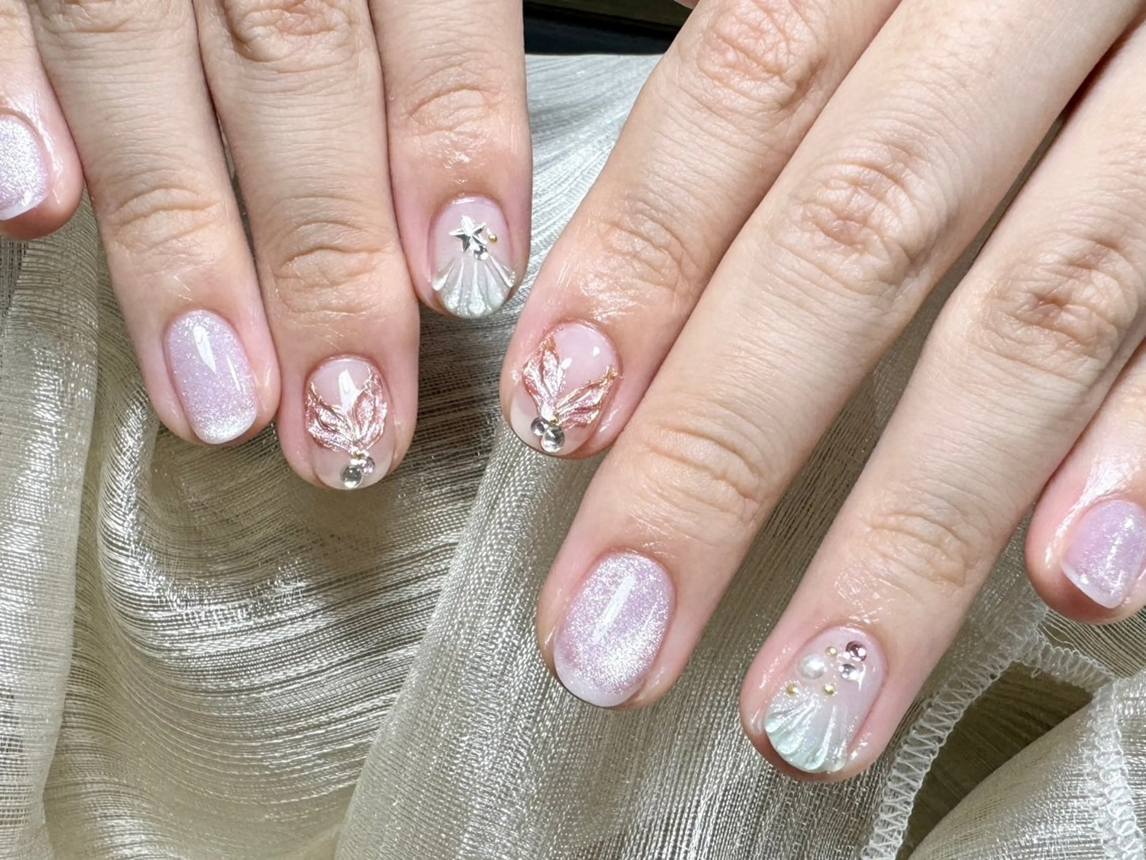 ネイル マグネットネイル 持ち込み ハンドネイル ハンドケア ⭐️Syu Rei⭐️のネイルデザイン