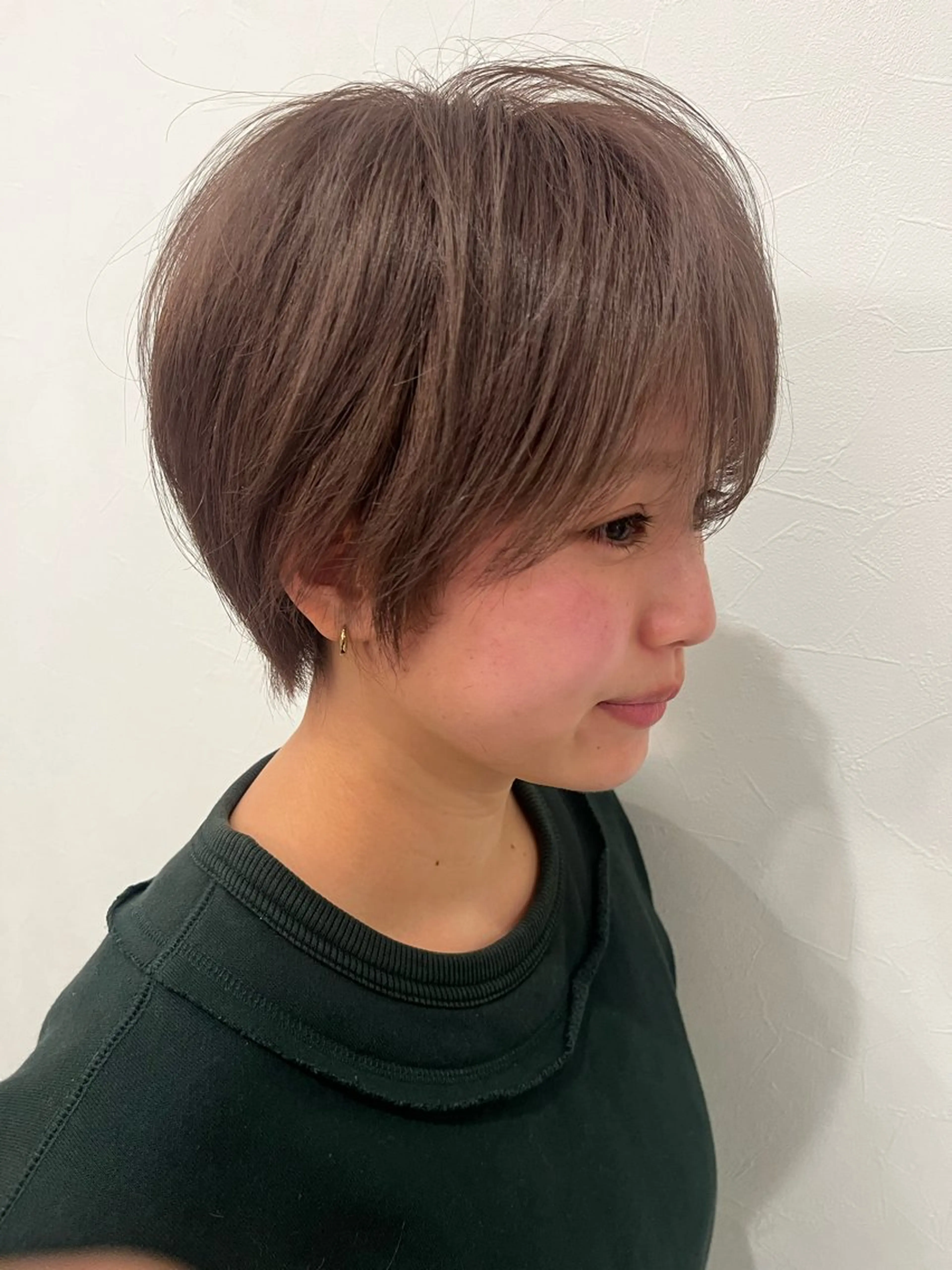 ショート カラー ベージュカラー ブリーチ 透明感カラー ミルクティーベージュ カット ヘアカラー 🌟TOSHI/透明 感カラー/ショートのヘアスタイル