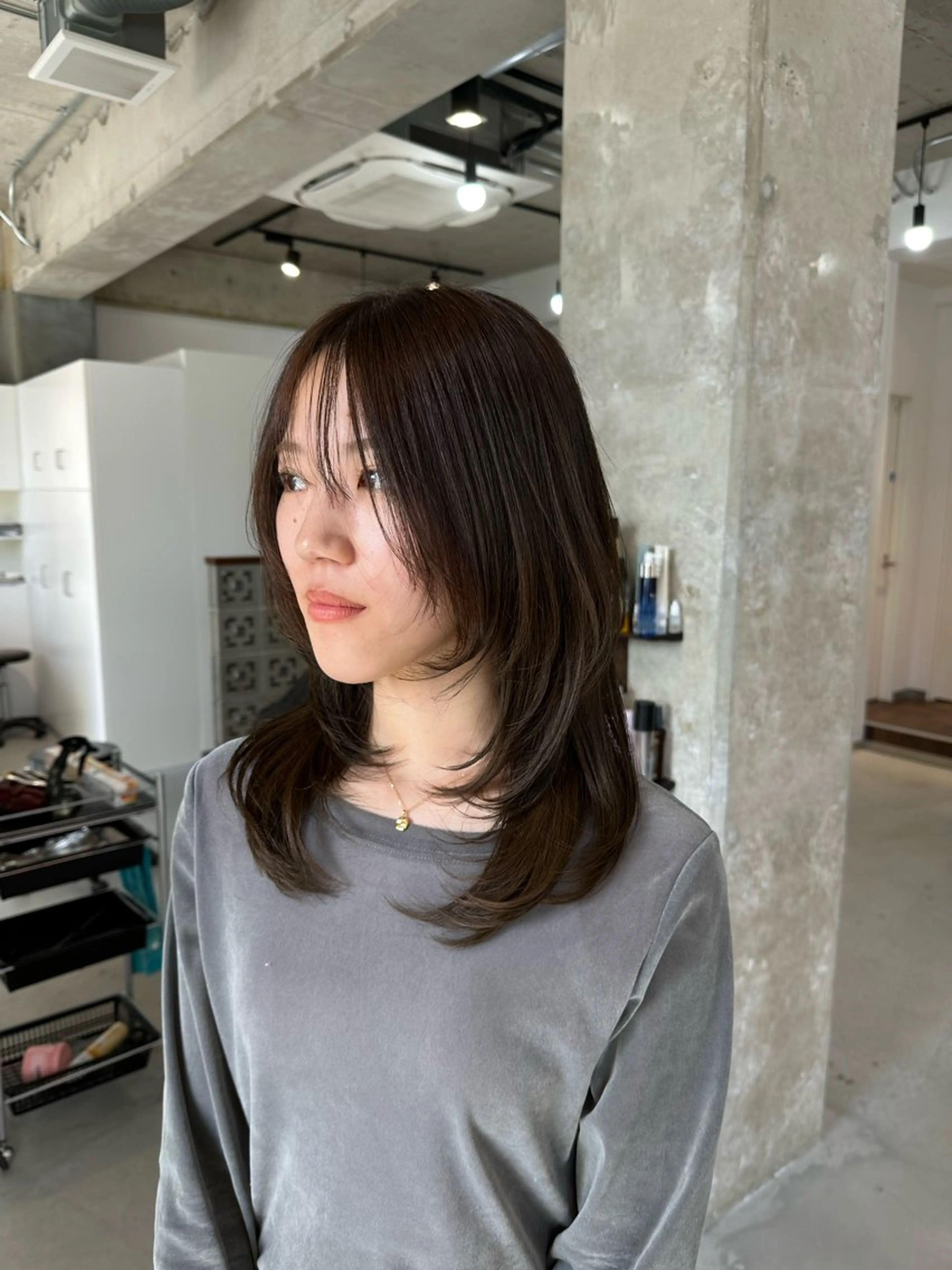 ミディアム レイヤーカット カット ヘアカラー トリートメント カイリ /レイヤーカットのヘアスタイル