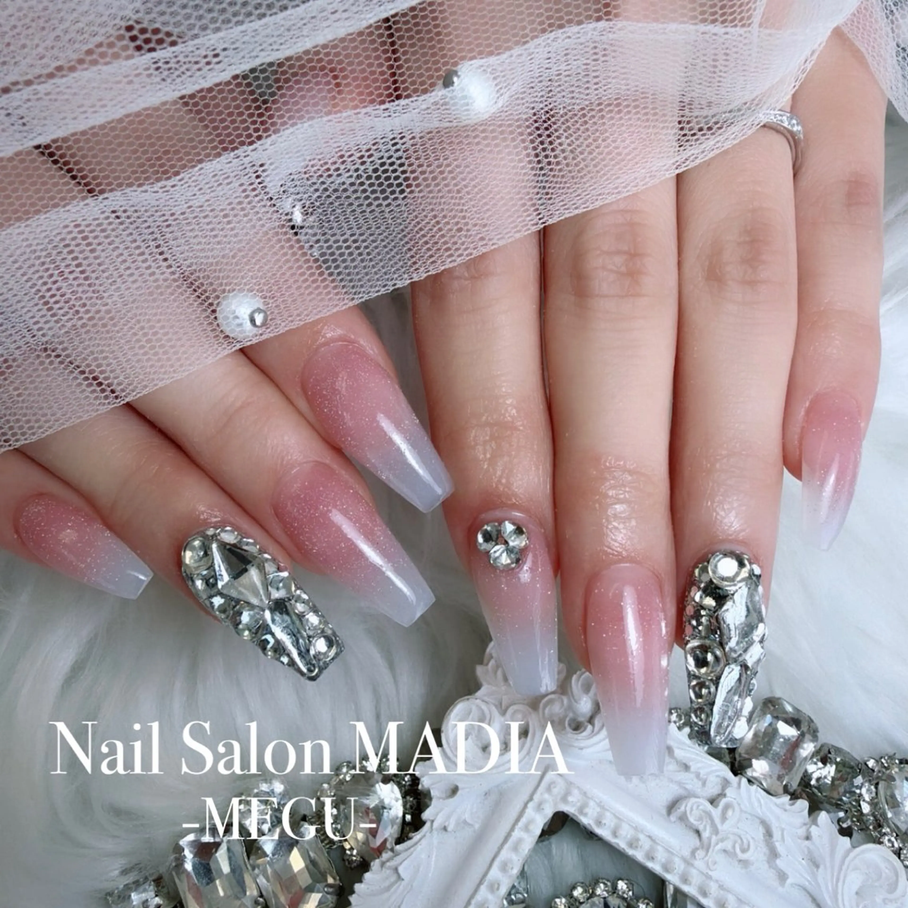 ネイル MADIA藤沢所属・MADIA MEGUのネイルデザイン