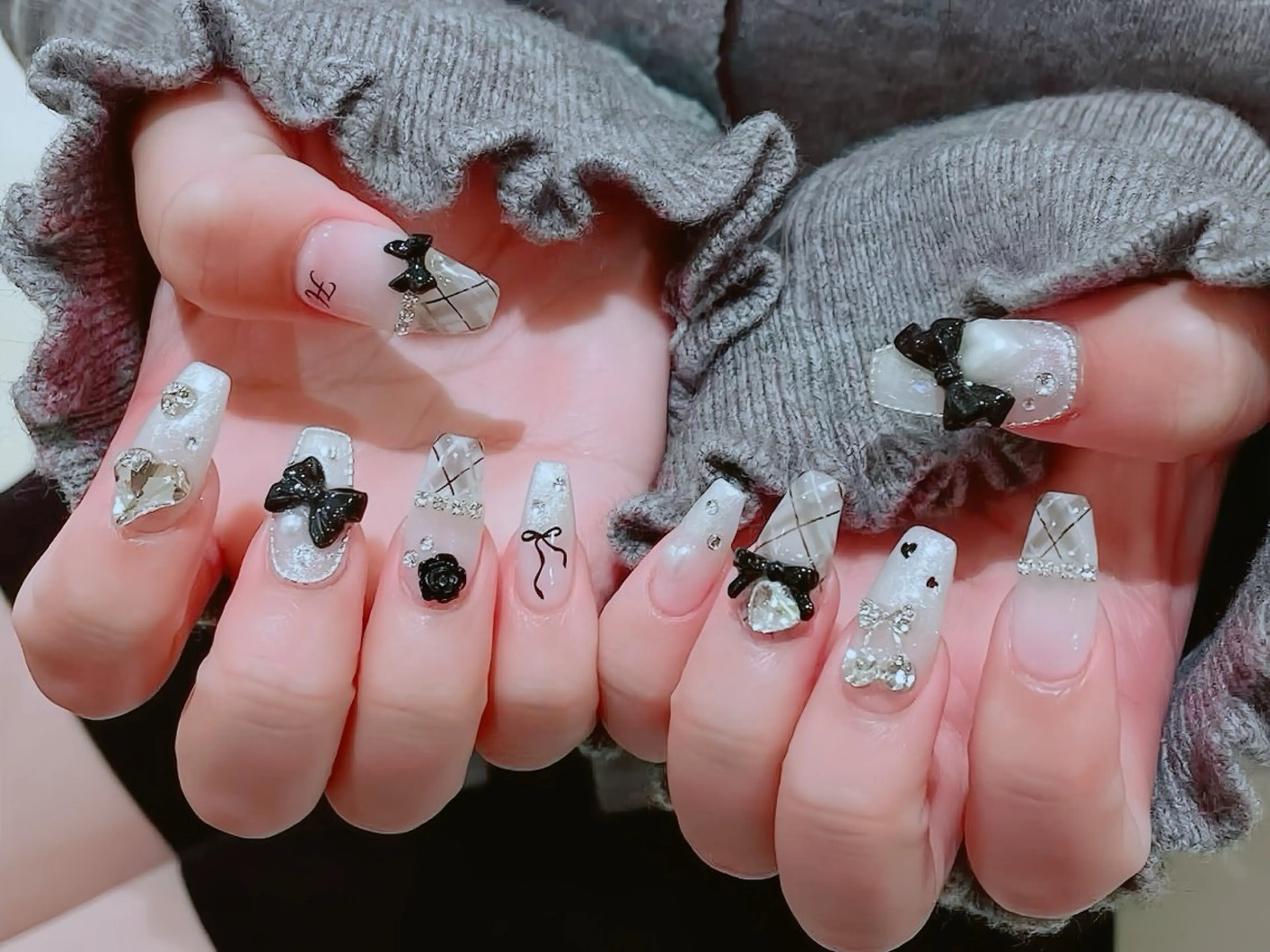 ネイル アニマル柄 ボルドー ブラウン チークネイル フレンチネイル ハンドネイル Rin Nail 新大久保店のネイルデザイン