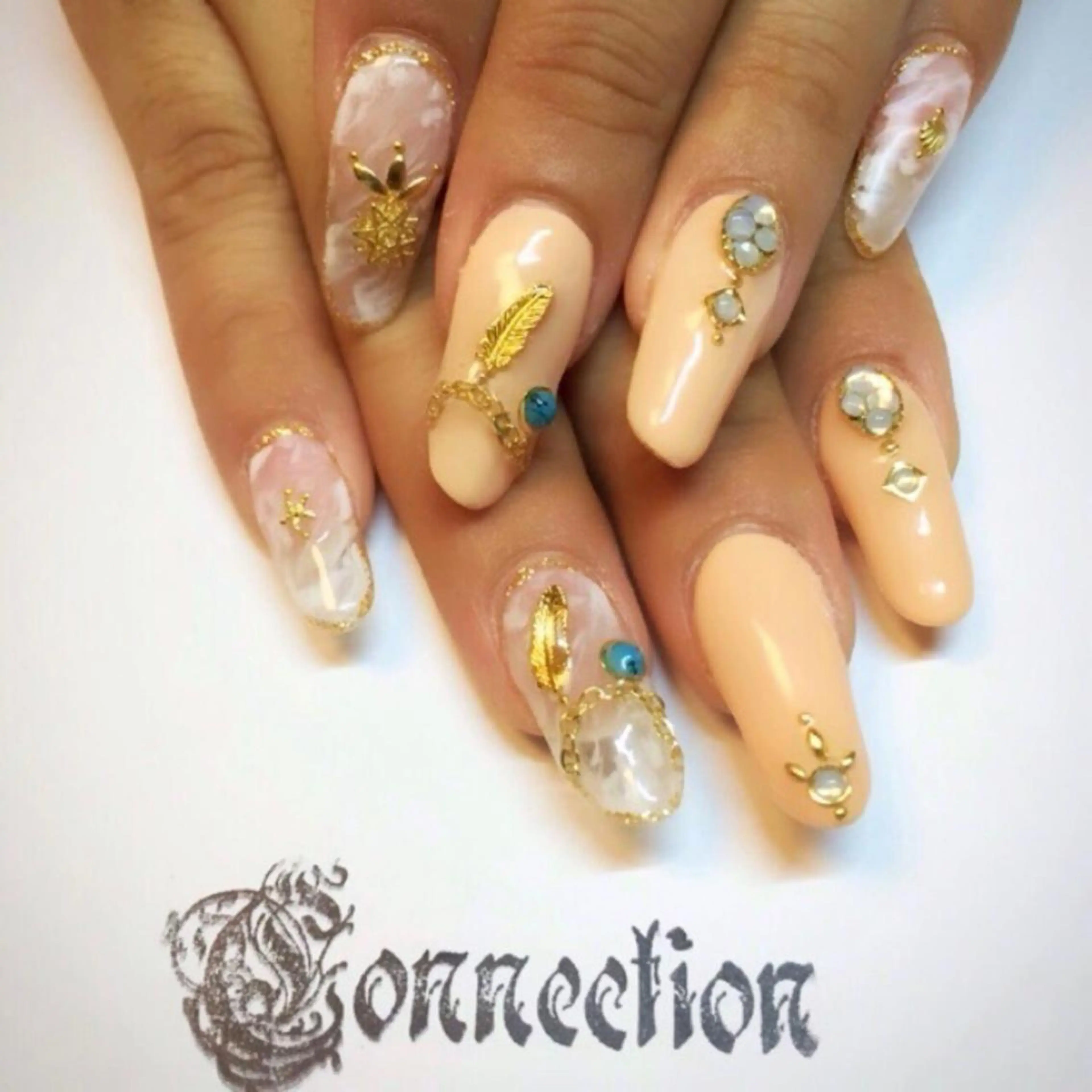 ネイル アートネイル 長さ出し 安藤 Charlotteのネイルデザイン