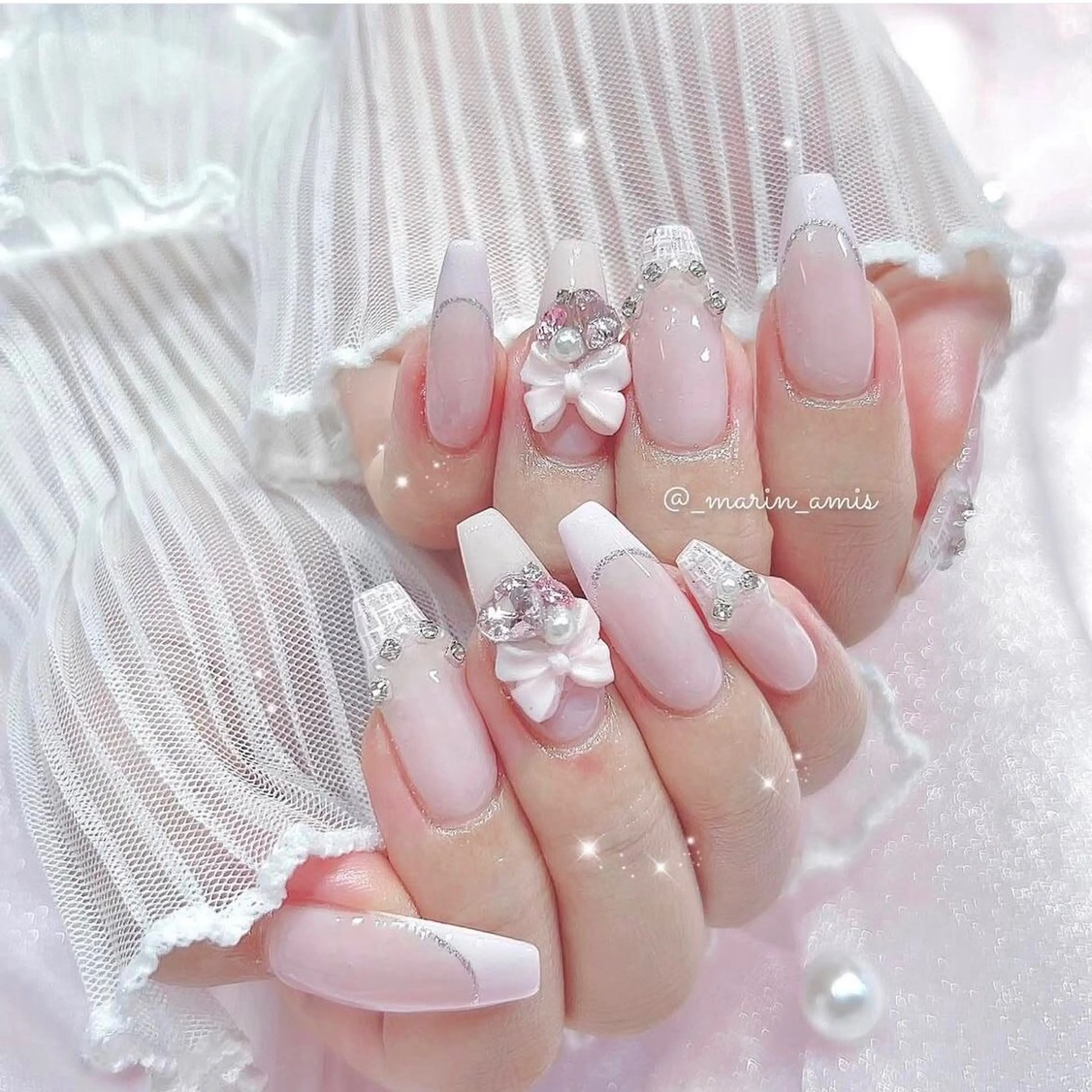ネイル グラデーション ラメ(グリッター) マグネットネイル ミラーネイル ニュアンスネイル ハンドネイル Lumi de nails所属・Lumi de nailsのネイルデザイン