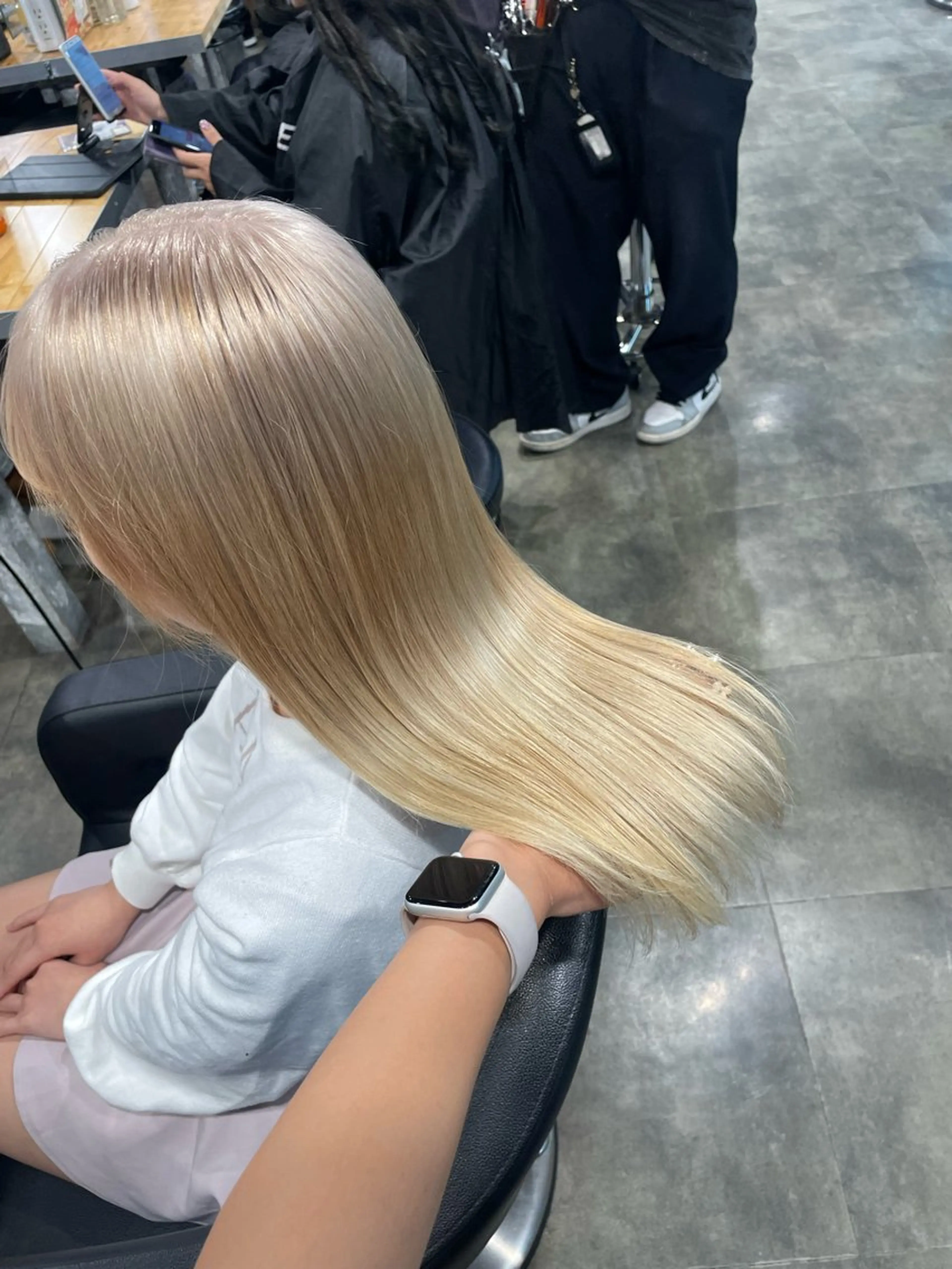 セミロング カラー ヘアカラー ハイトーン 横浜💞ミオのヘアスタイル