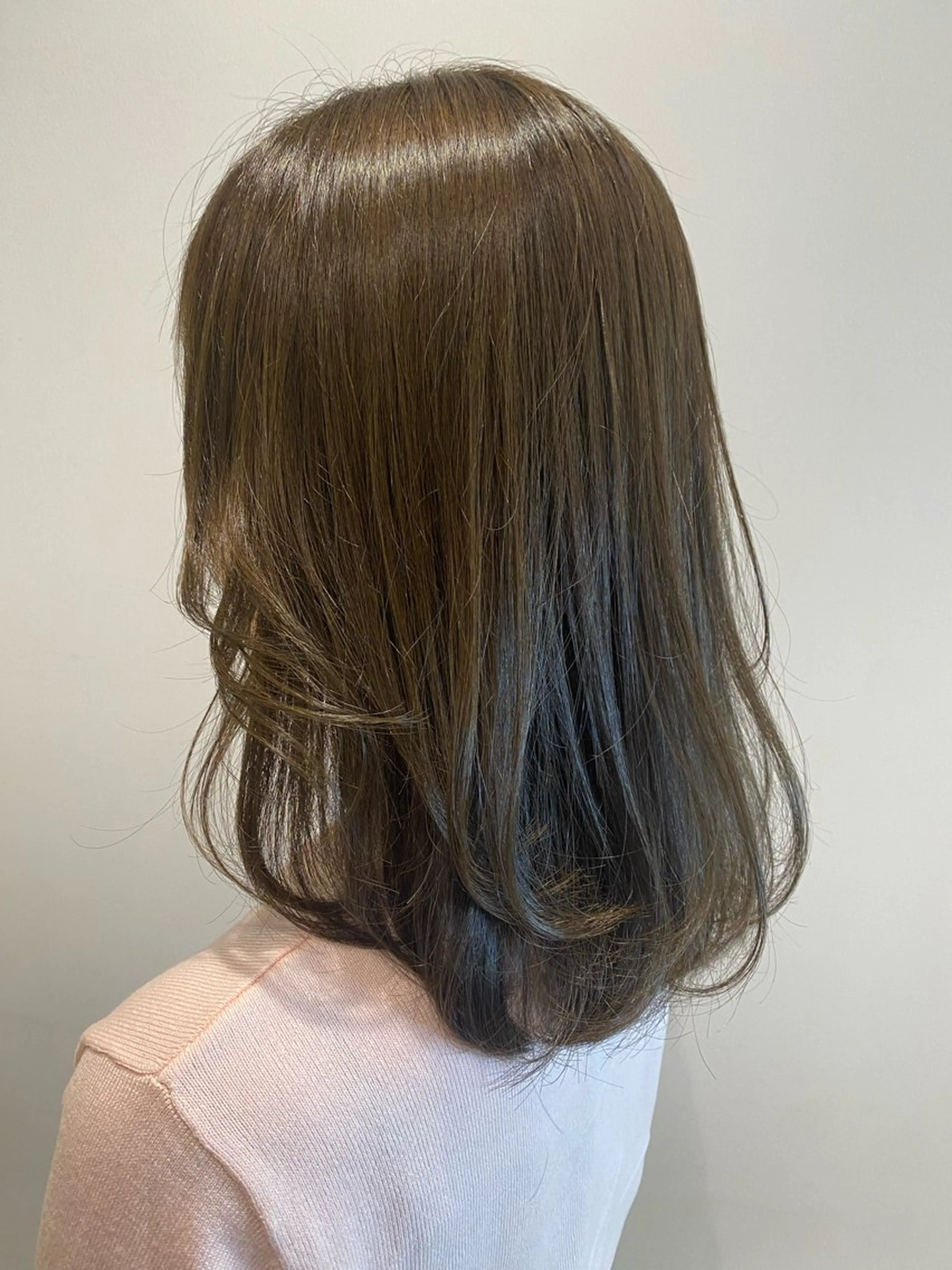 セミロング カラー ベージュカラー オリーブベージュ 艶髪🌿美髪 大塚礼乃【西荻窪】のヘアスタイル