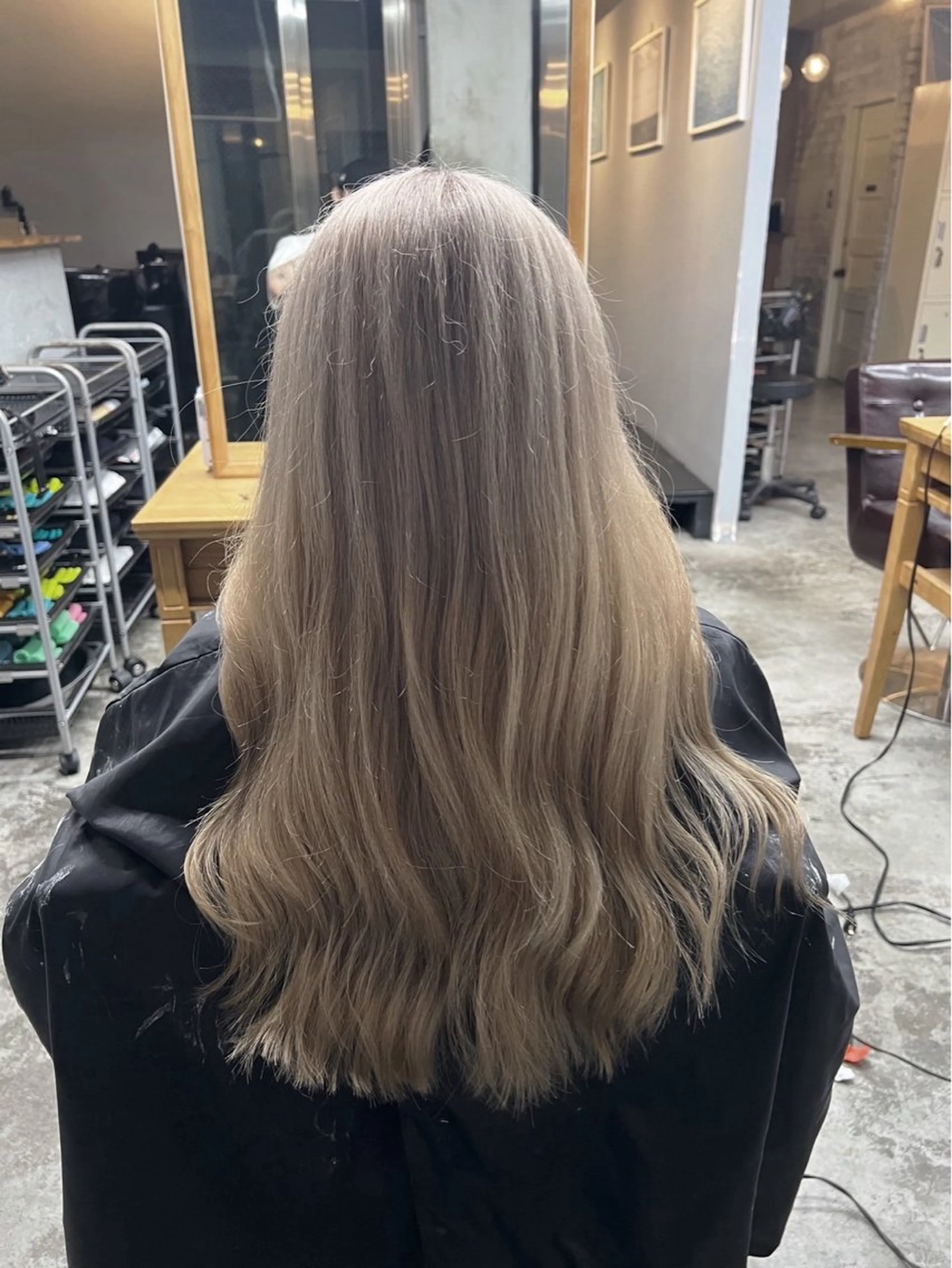 セミロング カラー ベージュカラー ホワイトベージュ ヘアカラー トリートメント ROBIN所属・指名数No.1 /NAOYAのヘアスタイル