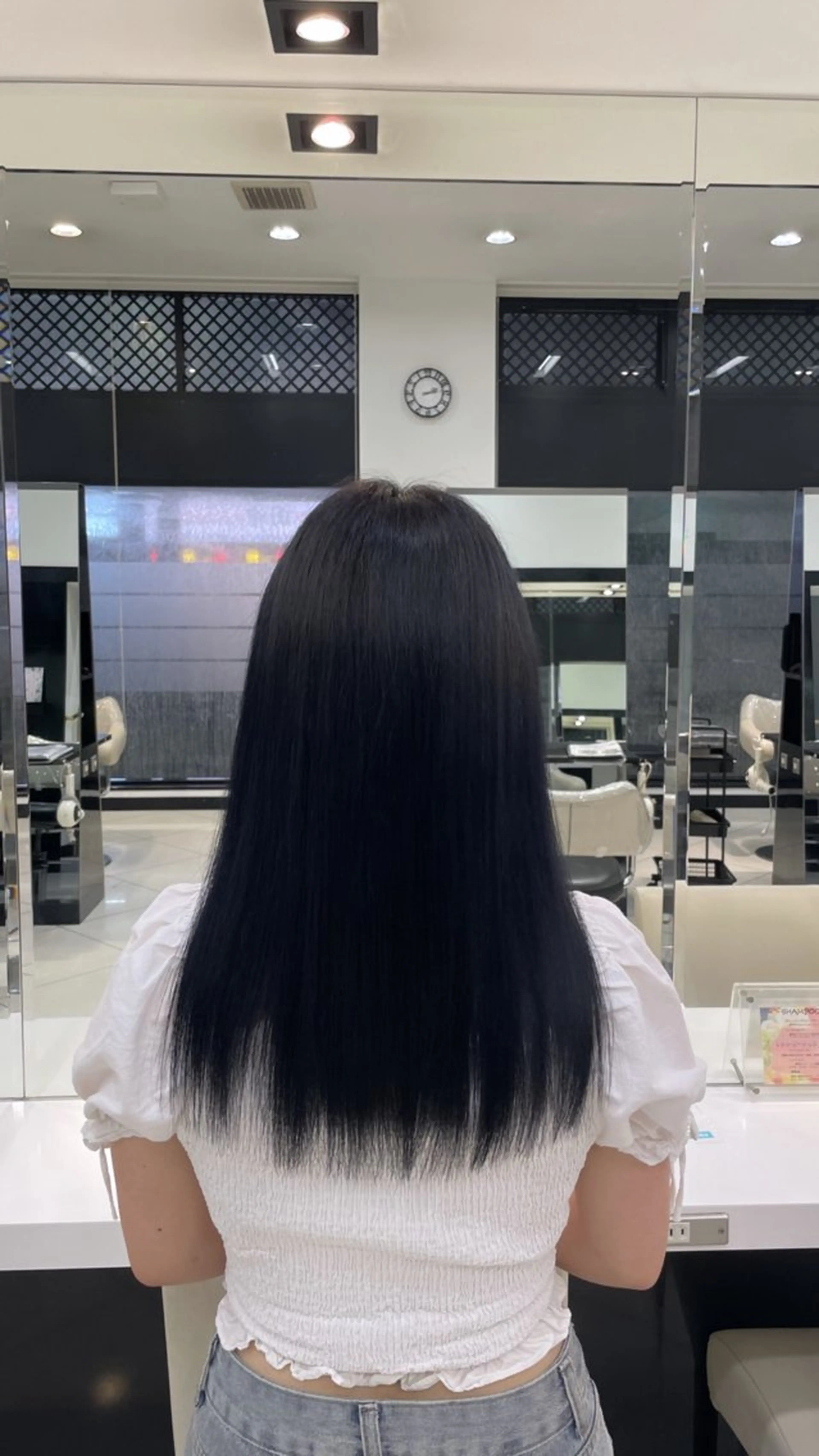 カラー 黒髪 ブルーカラー ブルーブラック 管野 愛奈のヘアスタイル