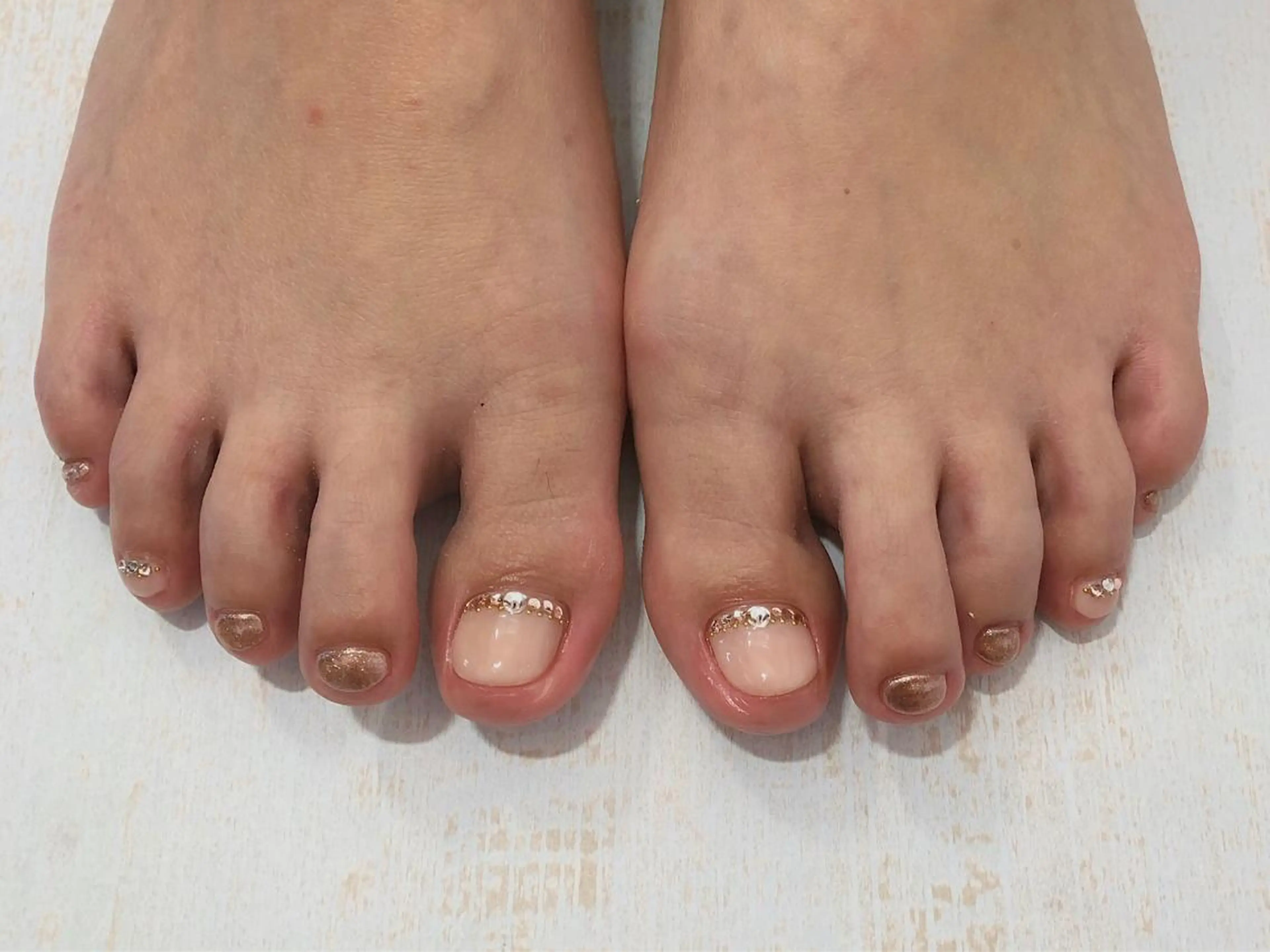 ネイル ストーンネイル フットネイル 𖡼 yumenoのネイルデザイン