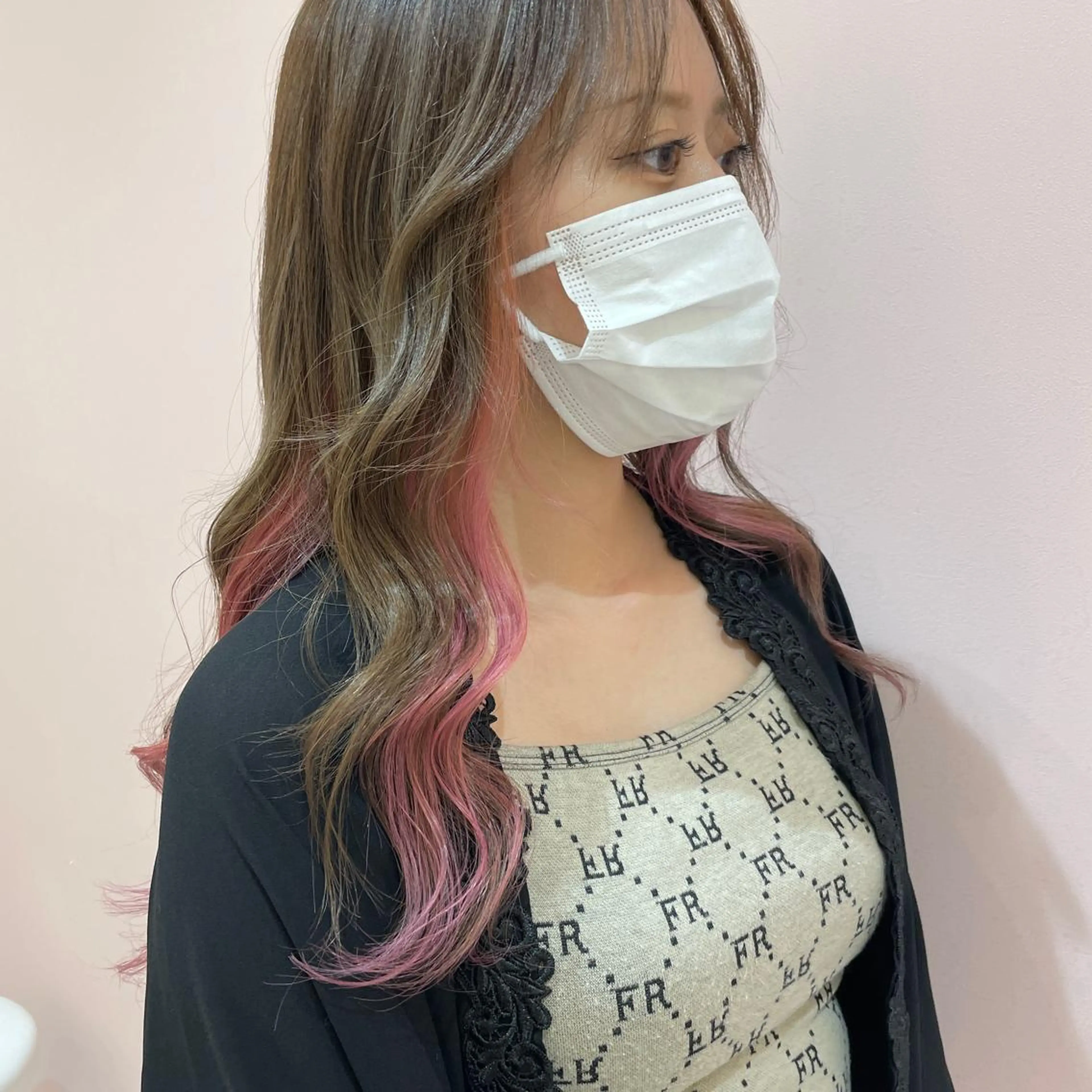 ロング カラー ベージュカラー ピンクカラー ヘアカラー レイヤーカット/ ハイトーンchimiのヘアスタイル