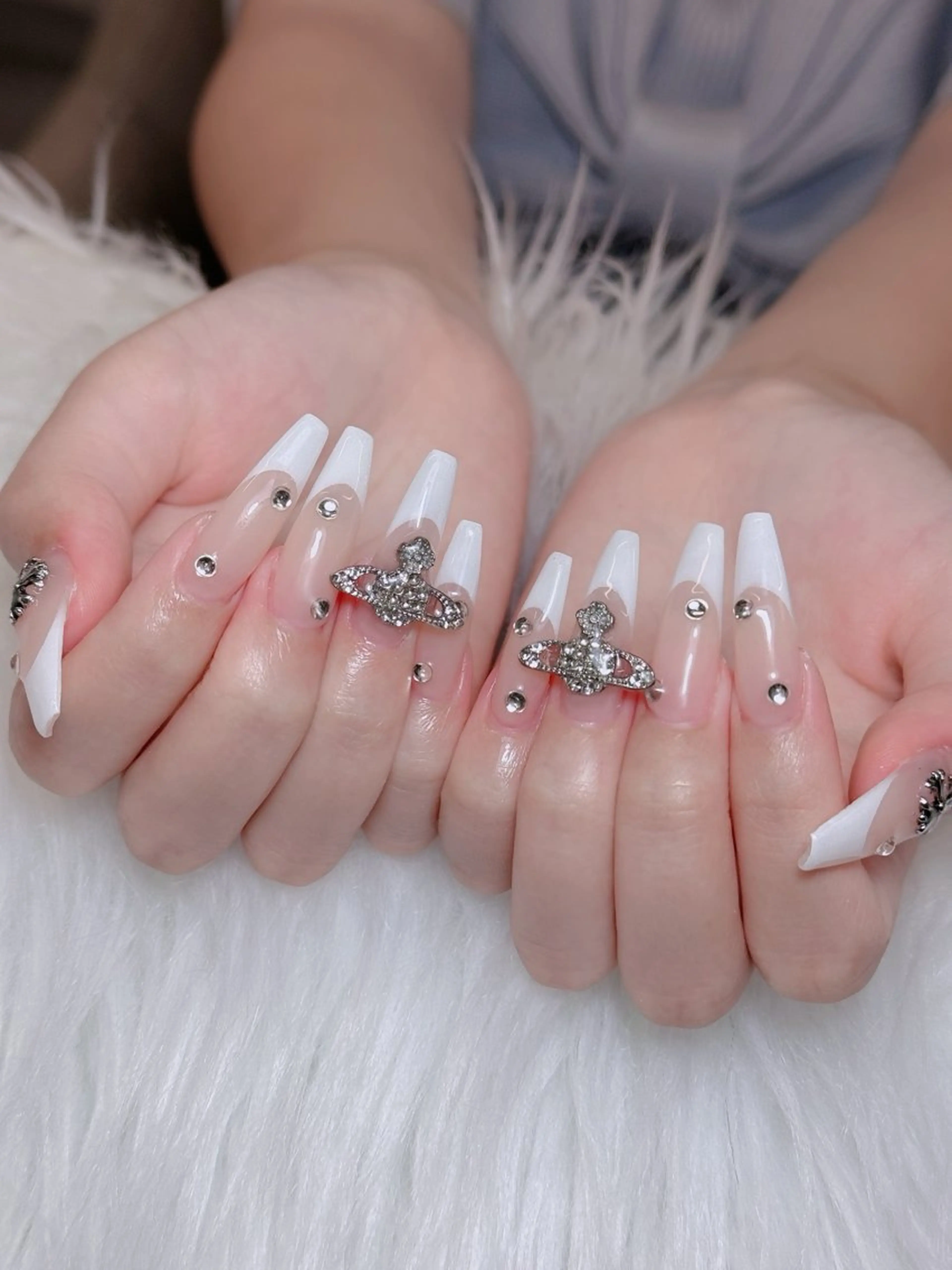 ネイル オーロラネイル チークネイル フットネイル フレンチネイル 韓国ネイル ハンドネイル Lumi Nail 新大久保3‘のネイルデザイン