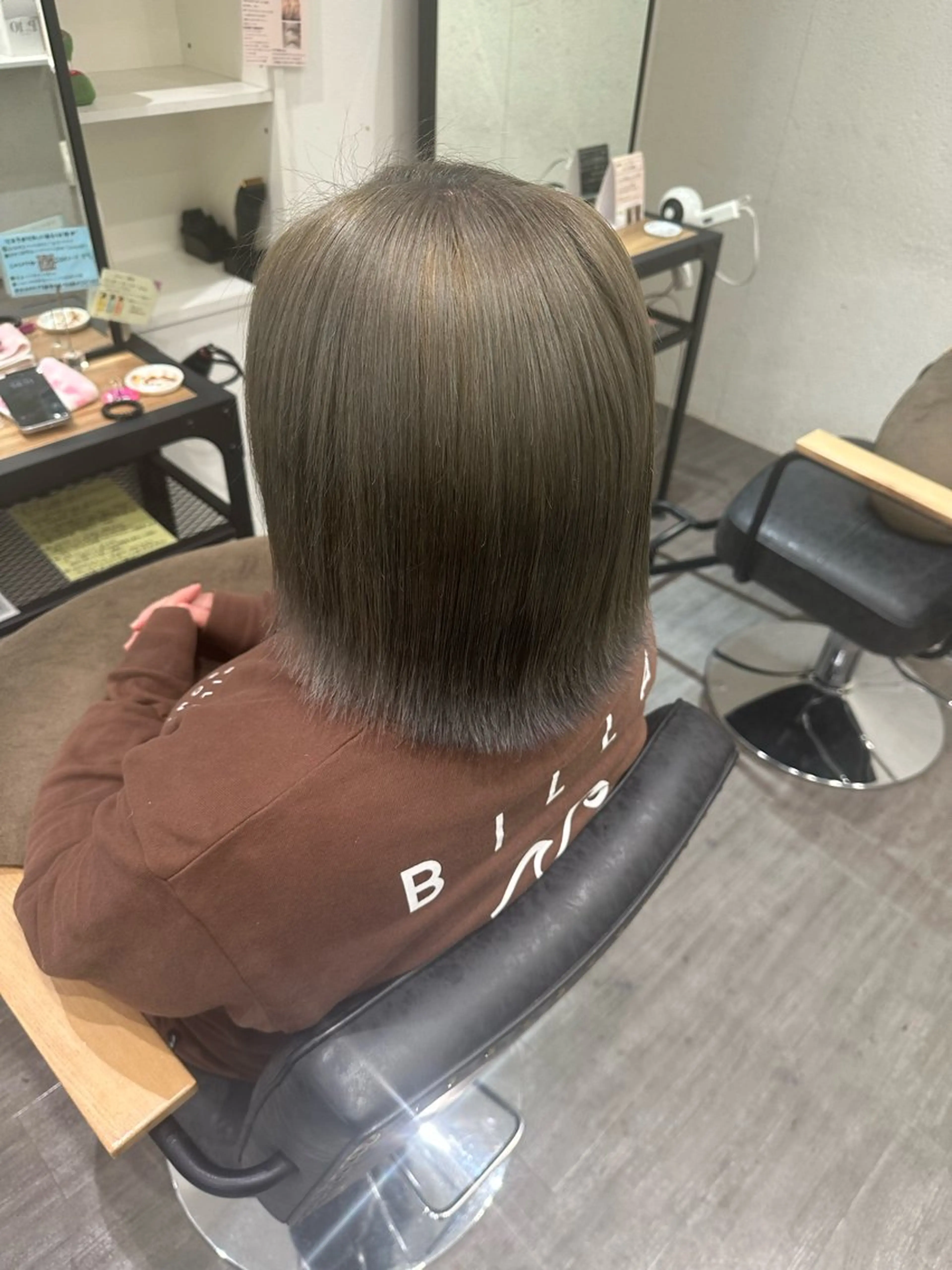 ミディアム カラー グレージュ カット ヘアカラー トリートメント 艶髪レイヤー上田 紗也🇰🇷💗のヘアスタイル