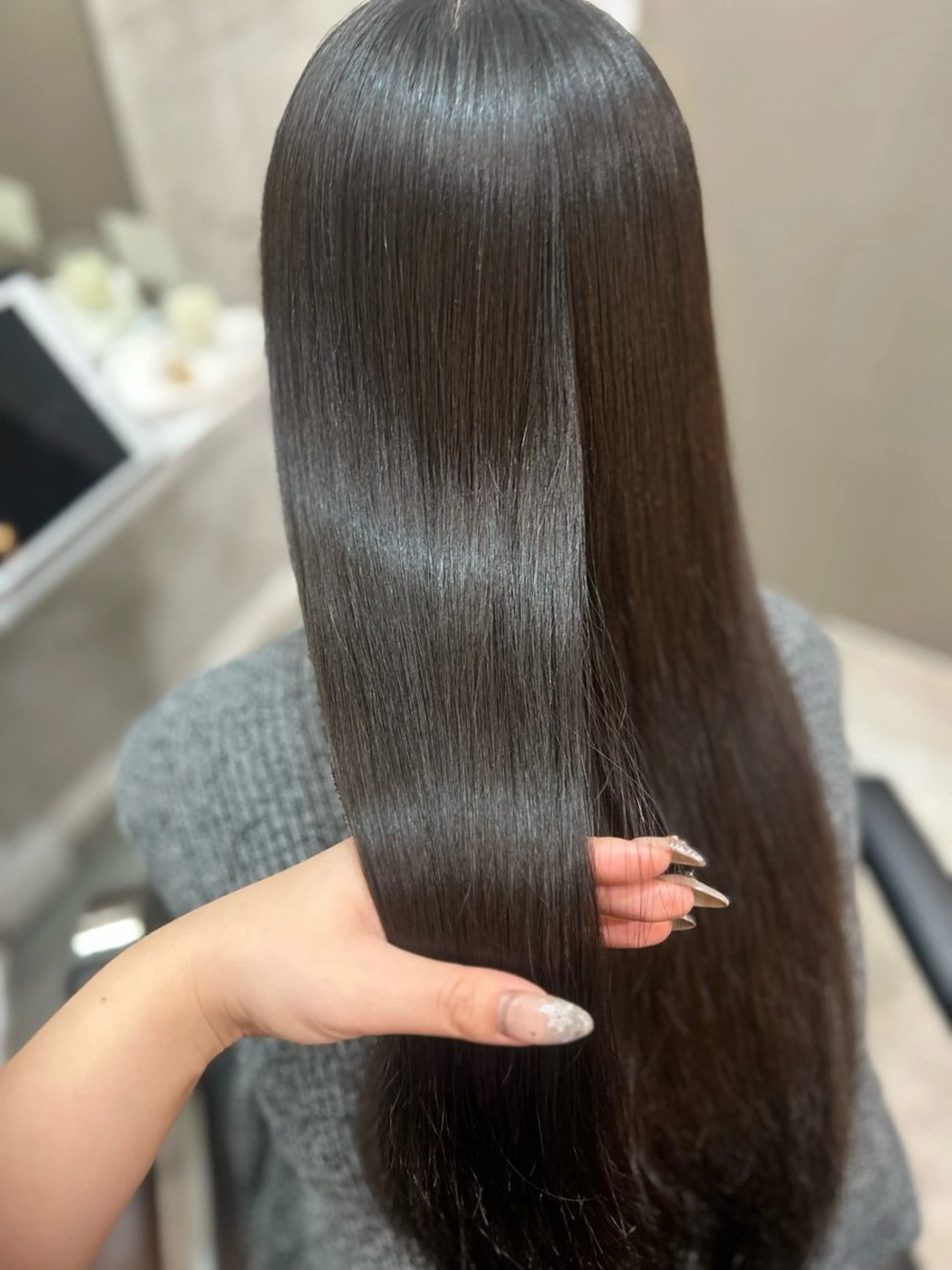 ロング 髪質改善 縮毛矯正 トリートメント 酸性ストレート 縮毛矯正 池田 華怜のヘアスタイル