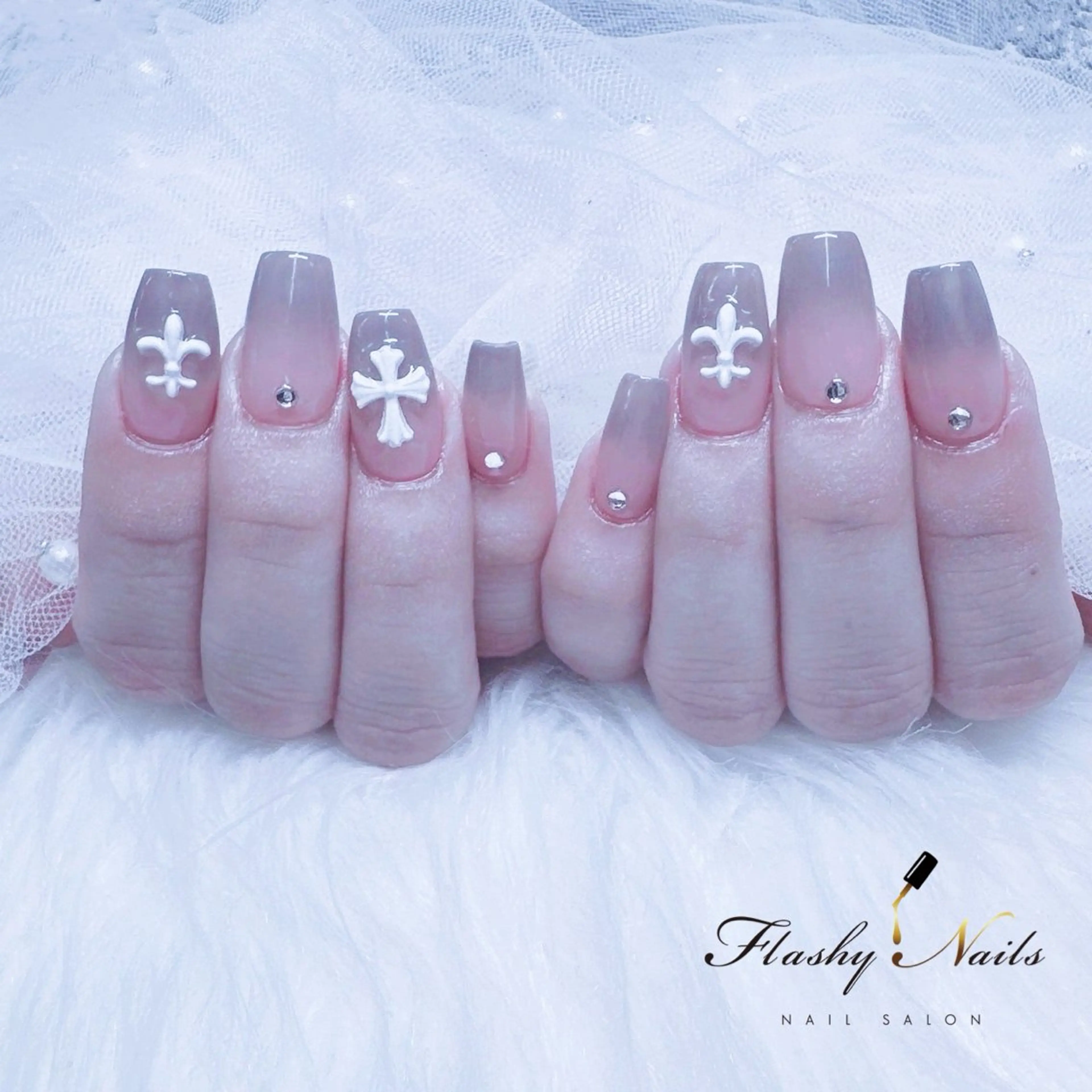 ネイル 長さ出し Flashy Nailsのネイルデザイン