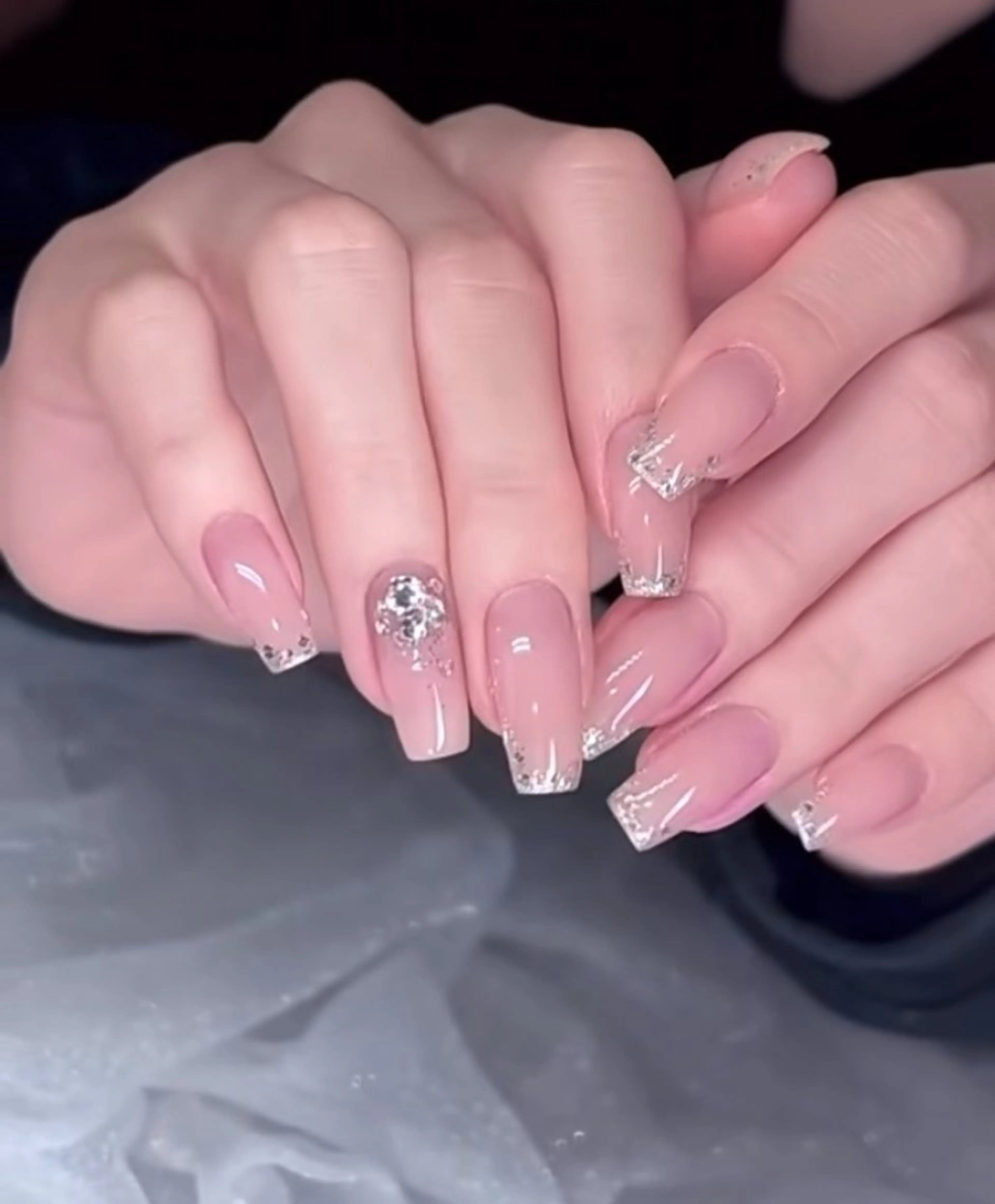 長さだし10ワンカラー/ラメグラ　シンプルの写真