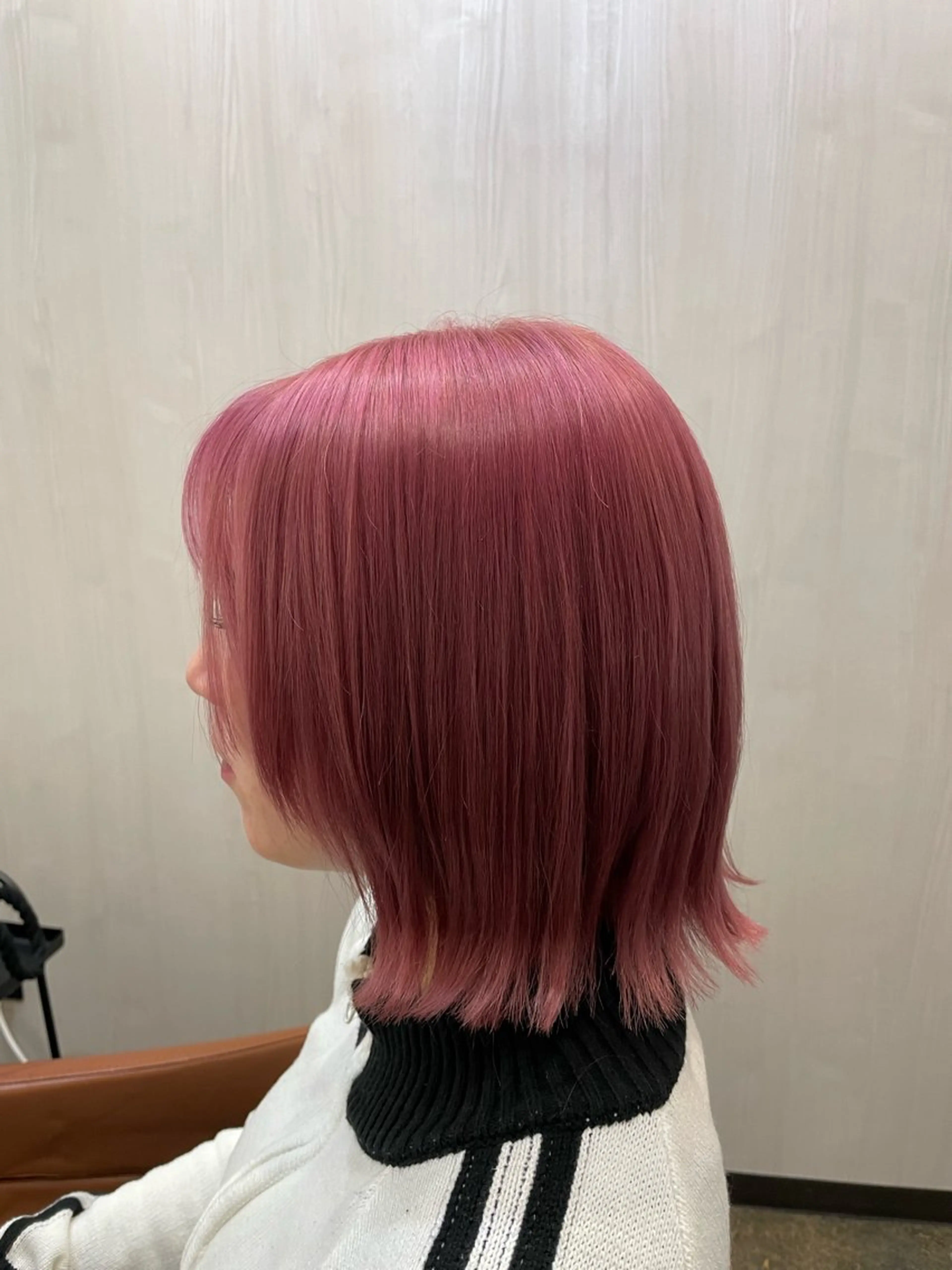 ミディアム カラー ブリーチ ピンクカラー レッドカラー カット ヘアカラー haconeco【ハコネコ】所属・小川 舜人のヘアスタイル