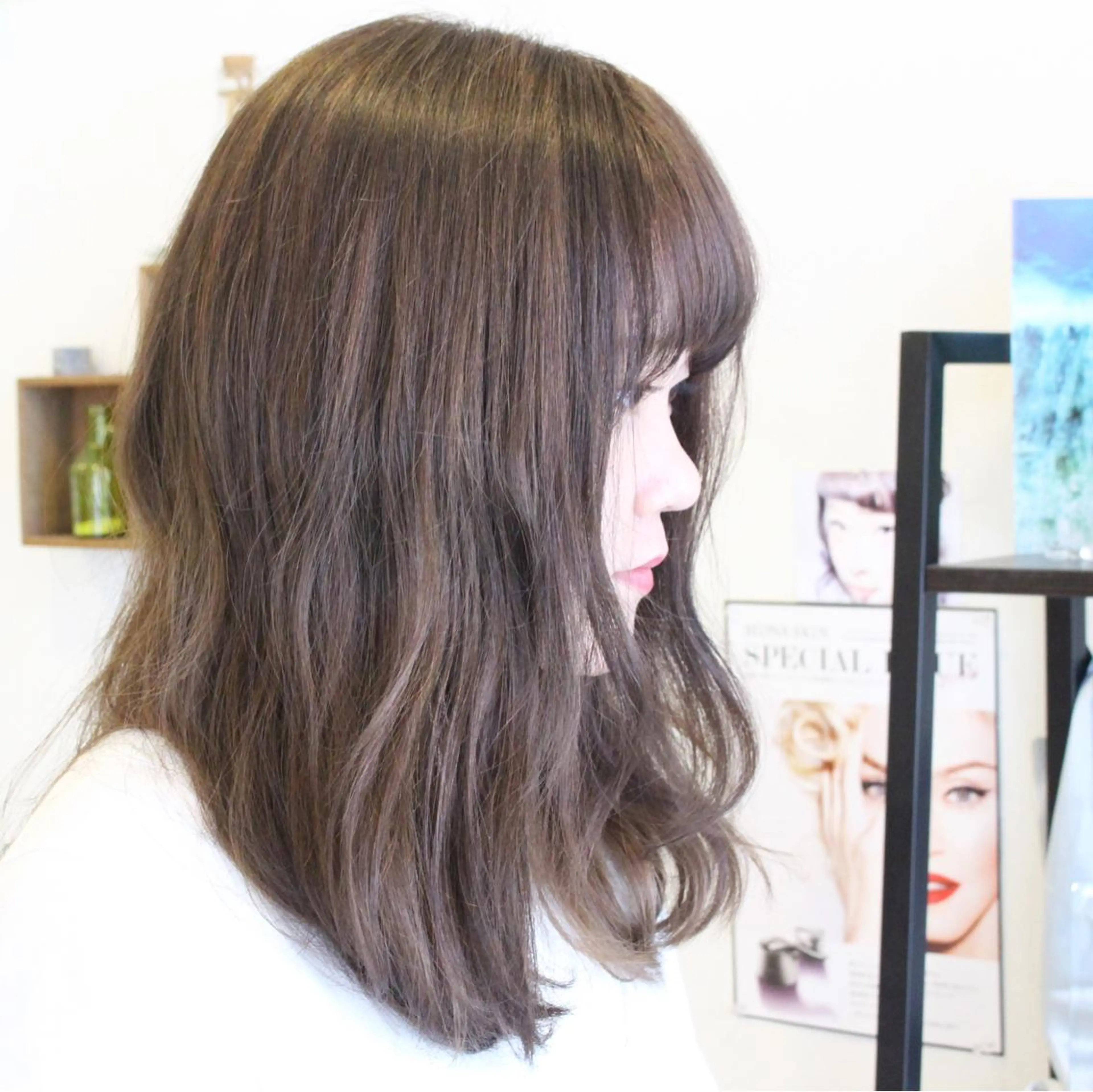 ミディアム カラー ダークグレー ダークグレージュ グレージュ ハイライトカラー ハイライト 松本 美香のヘアスタイル