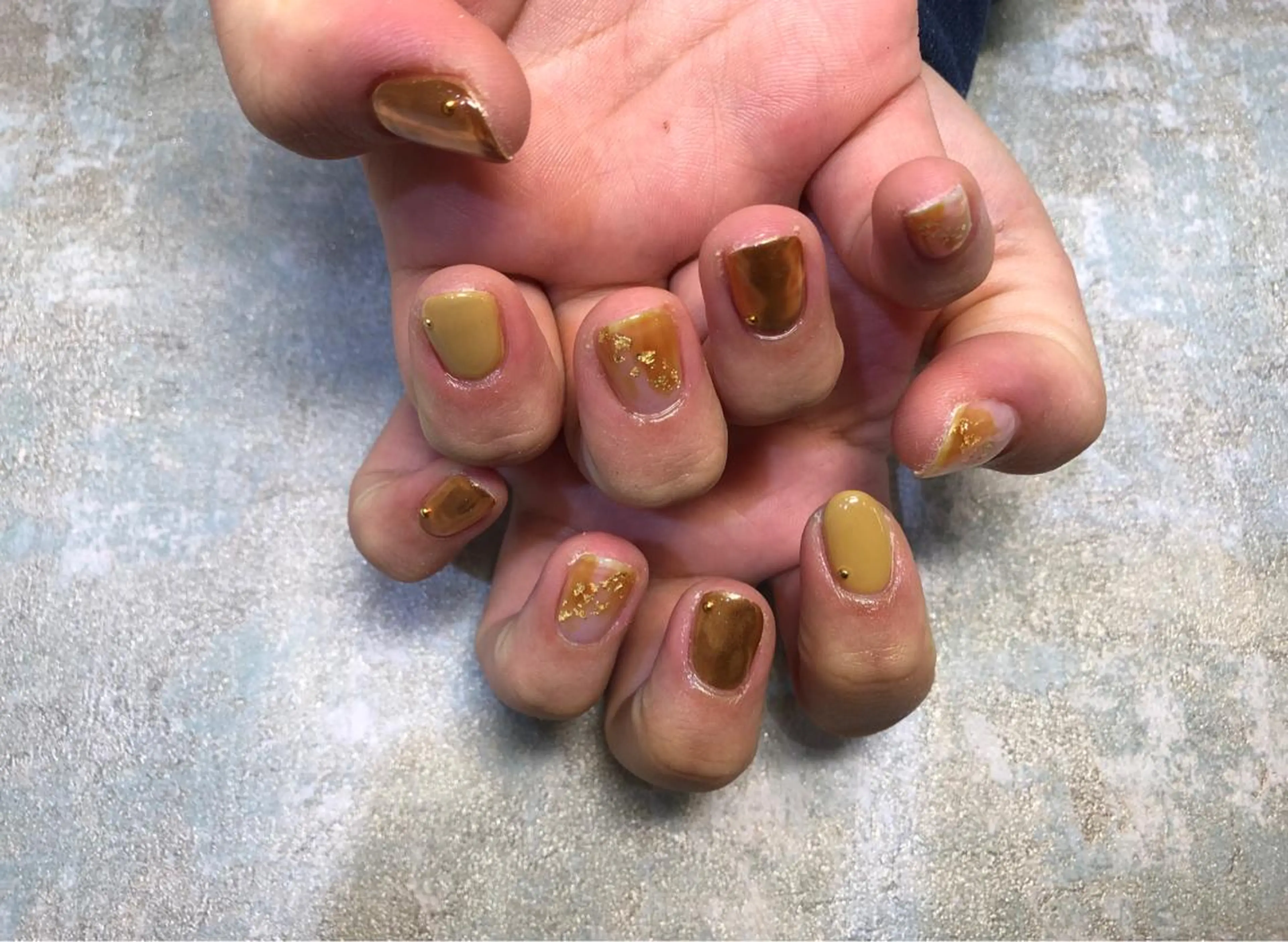 ネイル オーロラネイル ブラウン ハンドネイル fairy 村居 愛香のネイルデザイン