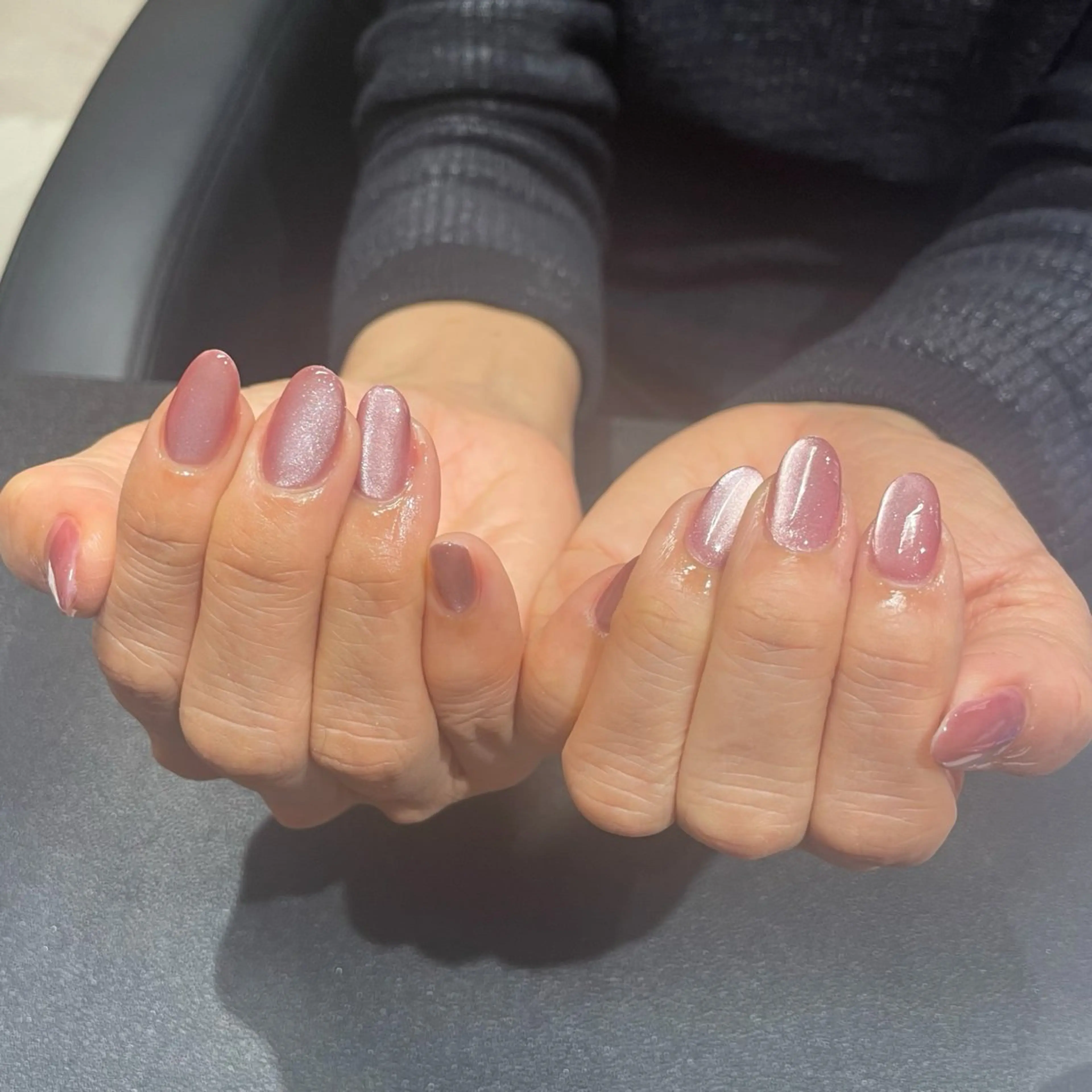 ネイル マグネットネイル ビー玉ネイル KITTY🩰 AKIのネイルデザイン