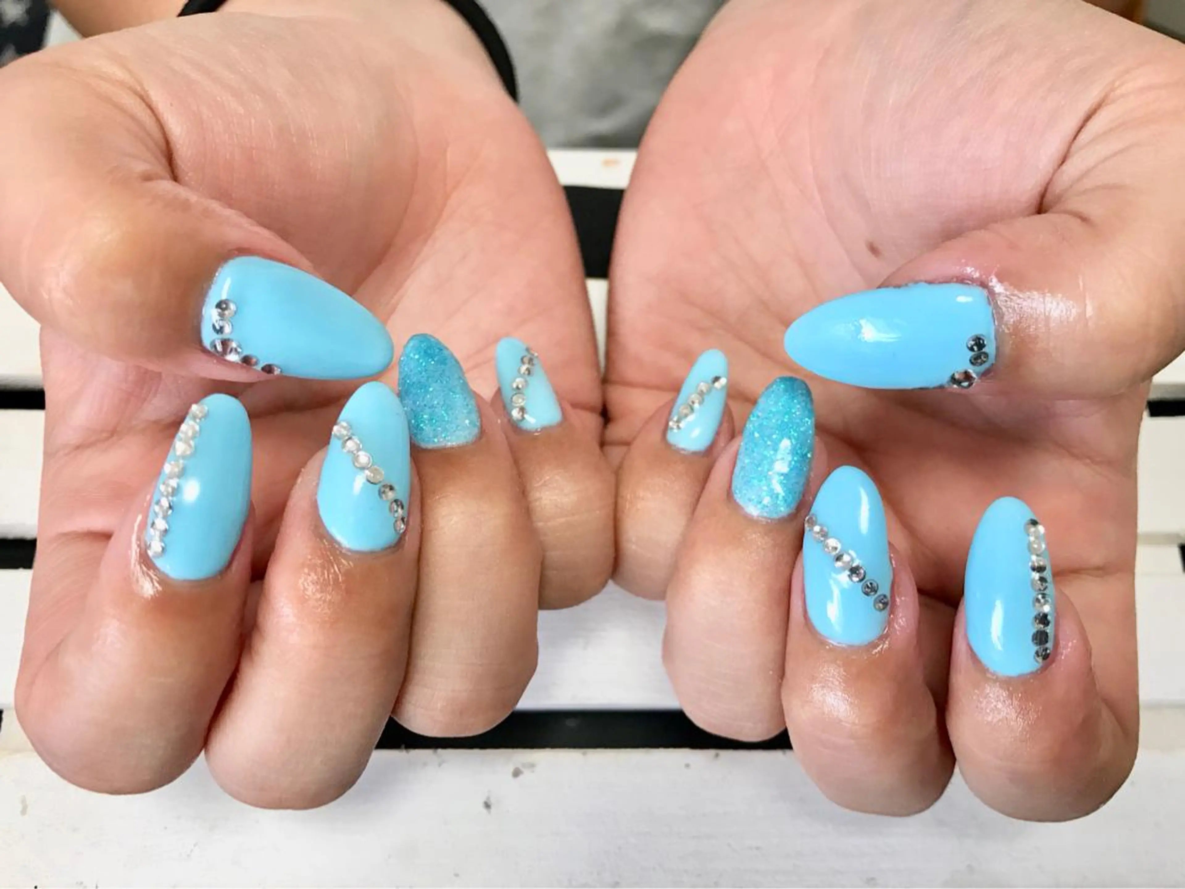 ネイル ブルー ワンカラーネイル nico.nico.mark NAIL所属・小林 梓のエステ・リラクイメージ