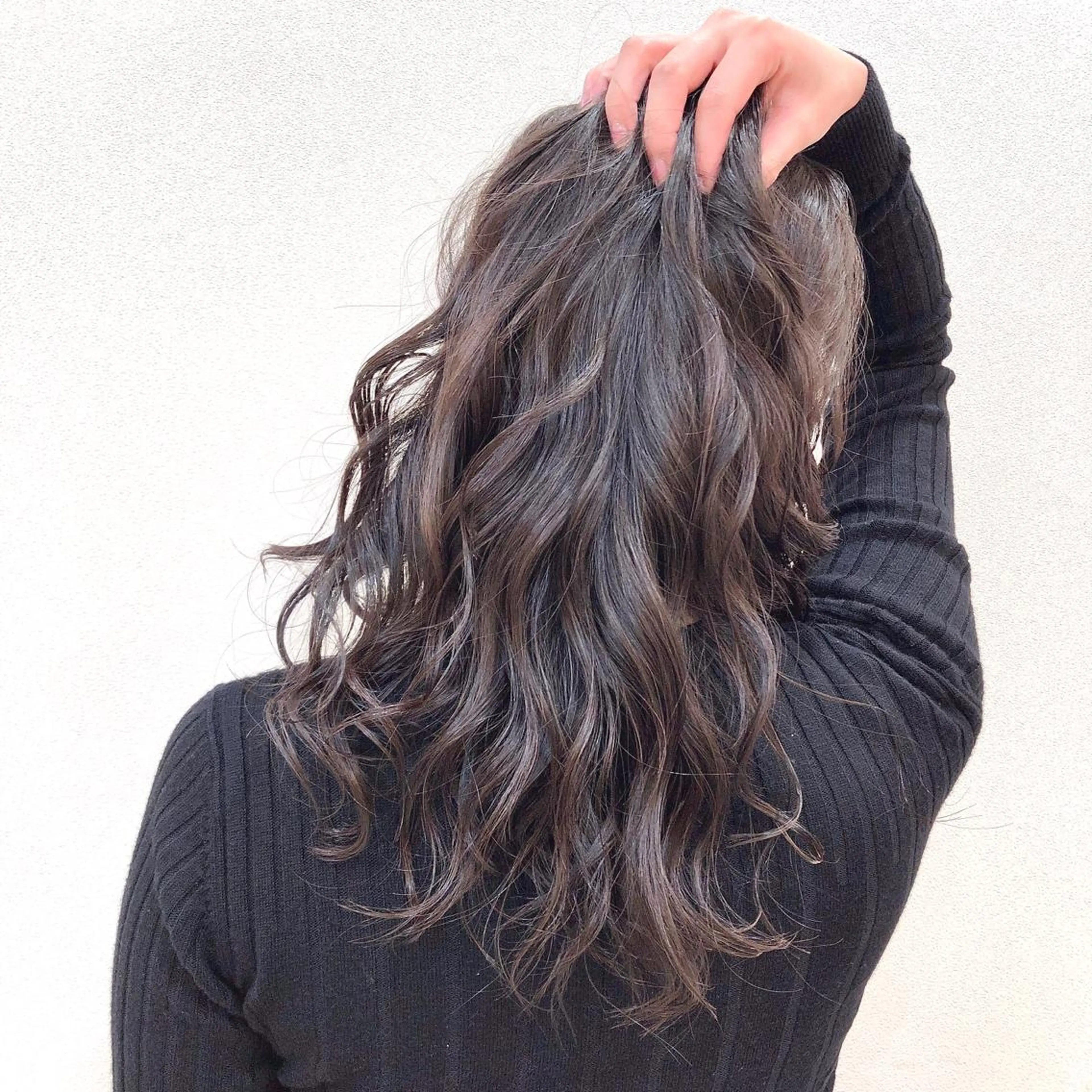 ロング カラー パーマ シールエクステ グレージュ ハイライトカラー ネイビーカラー エクステ リリー /Men's/パーマのヘアスタイル