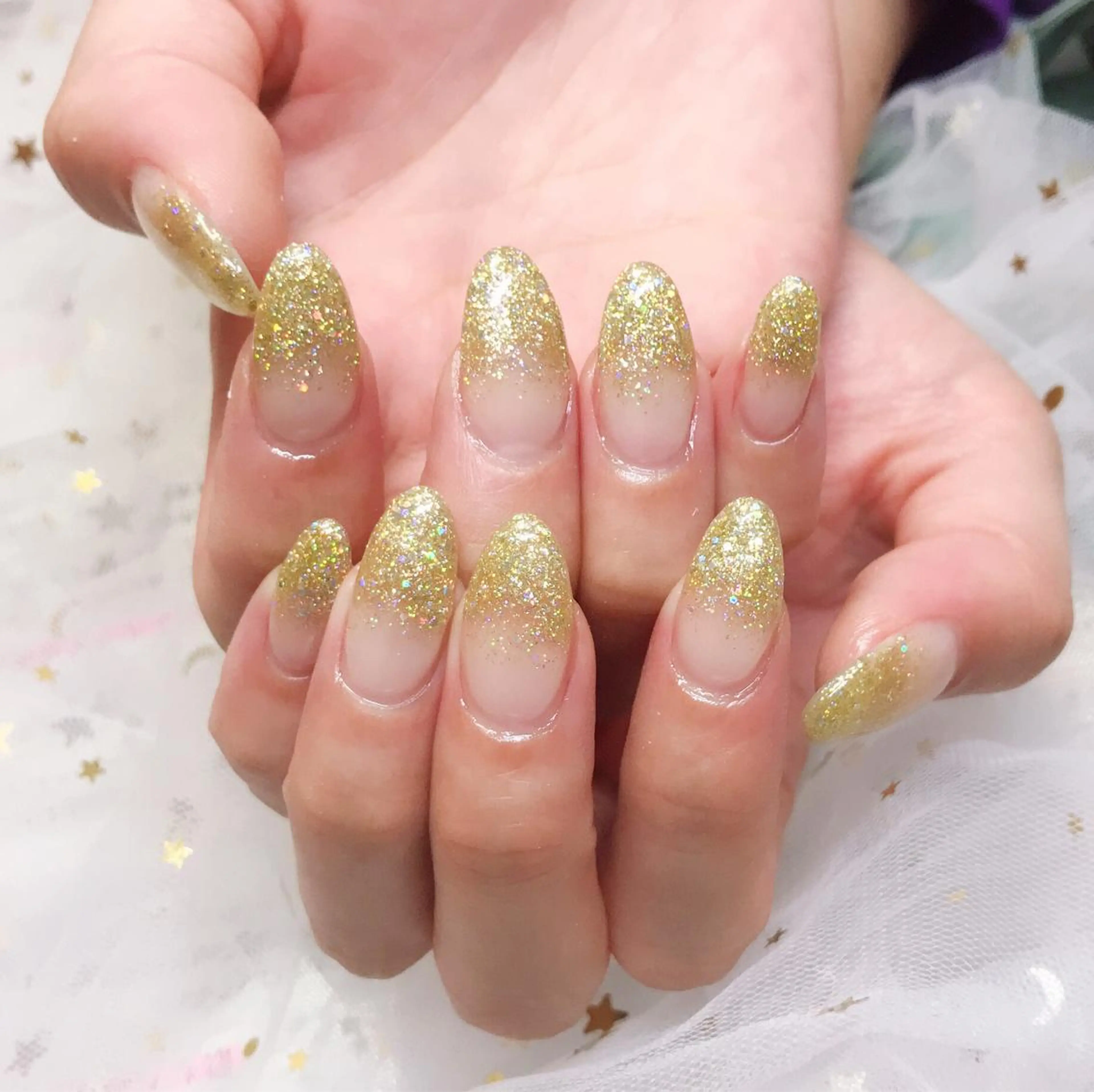 カラー ネイル グラデーションカラー 長さ出し グラデーション ラメ(グリッター) Q Free nailsのネイルデザイン