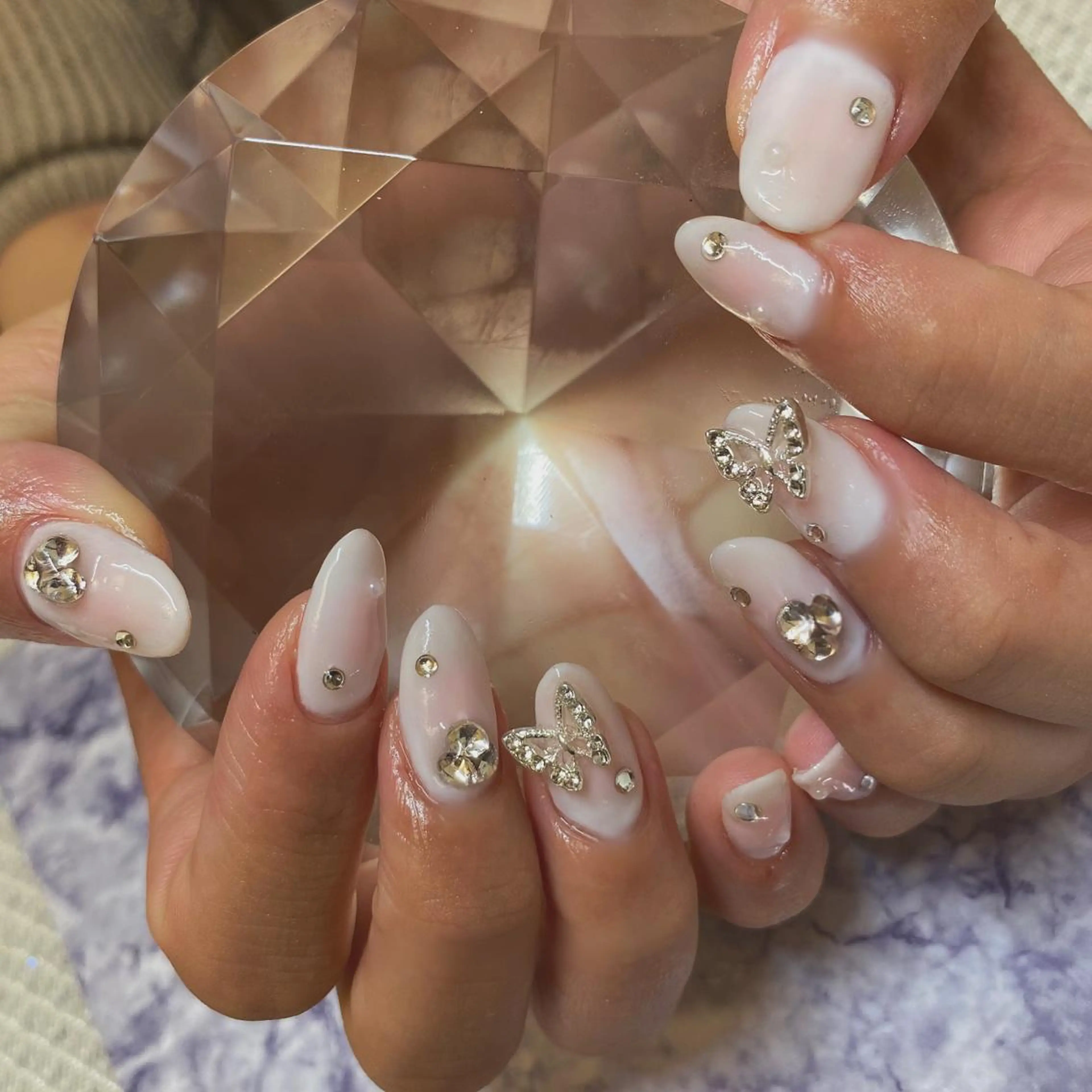 ネイル チークネイル ストーンネイル ハンドネイル フットネイル Pretzels🥨 【プレッツェル】ミウのネイルデザイン