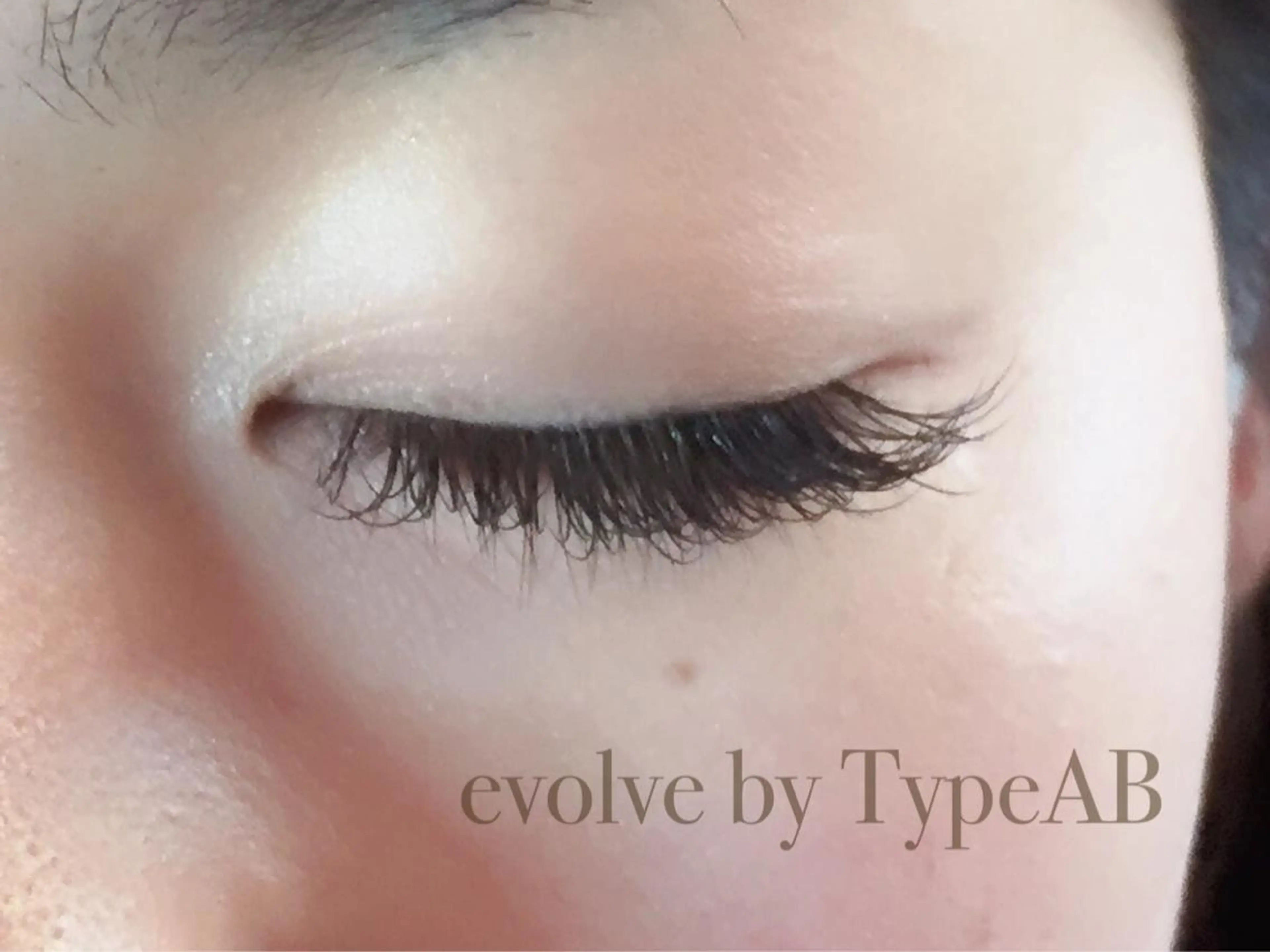 マツエク・マツパ Cカール 目尻長め evolve by TypeAB所属・evolve  by TypeABのマツエク・マツパデザイン