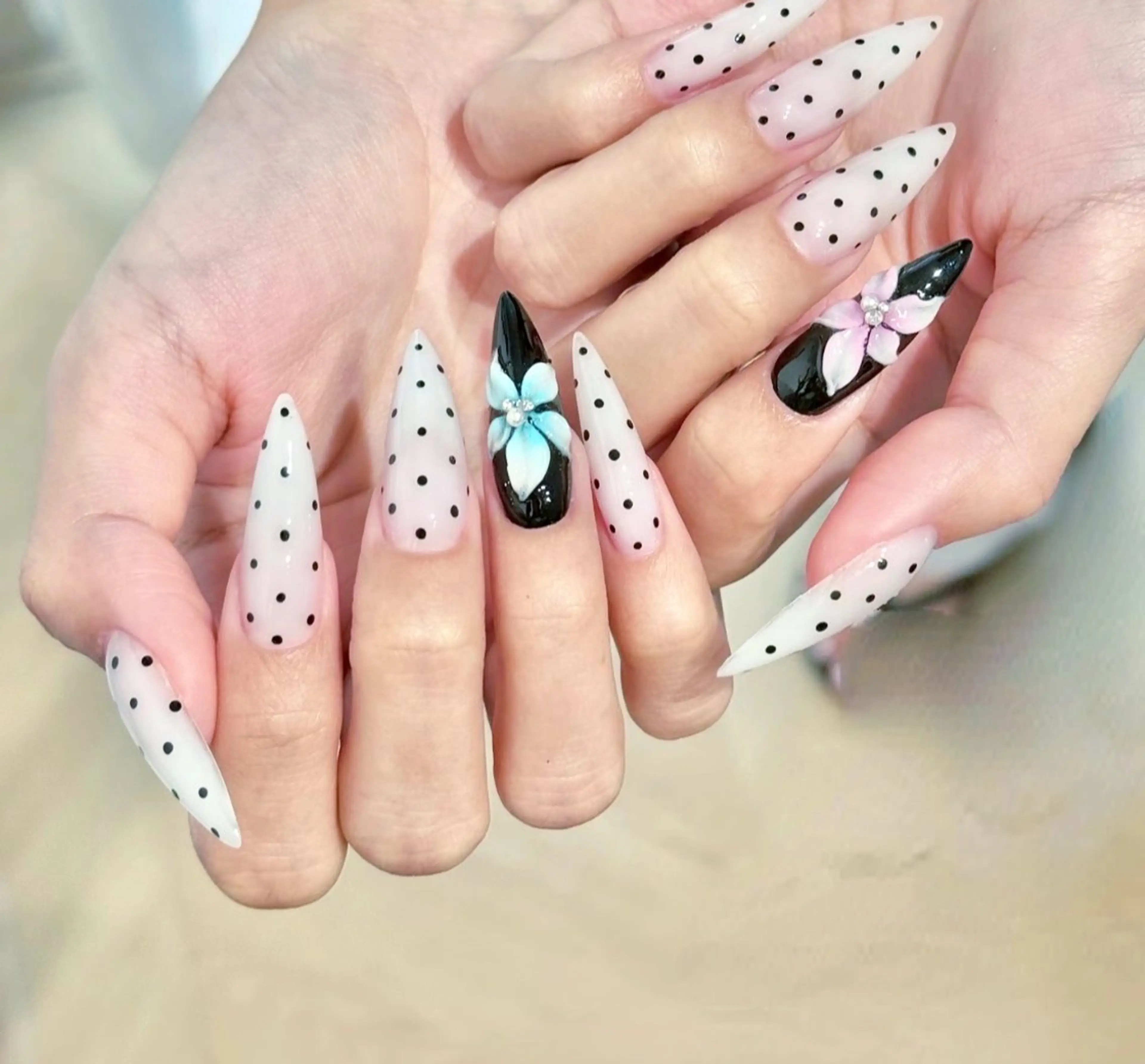 ネイル pink ladyサロン所属・べ にのネイルデザイン