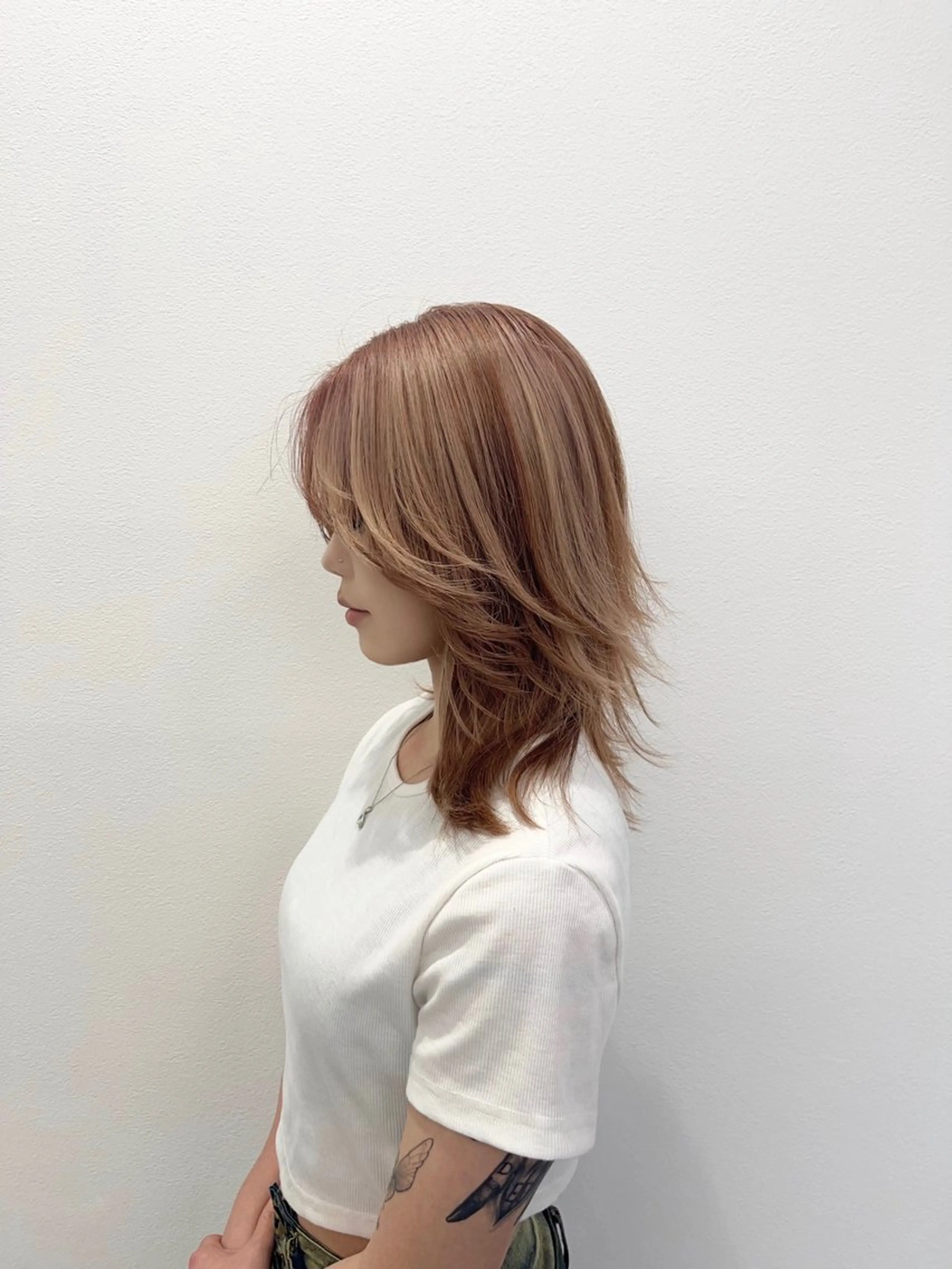 ミディアム ハイトーン/透明感/ レイヤー/かずや🦁のヘアスタイル