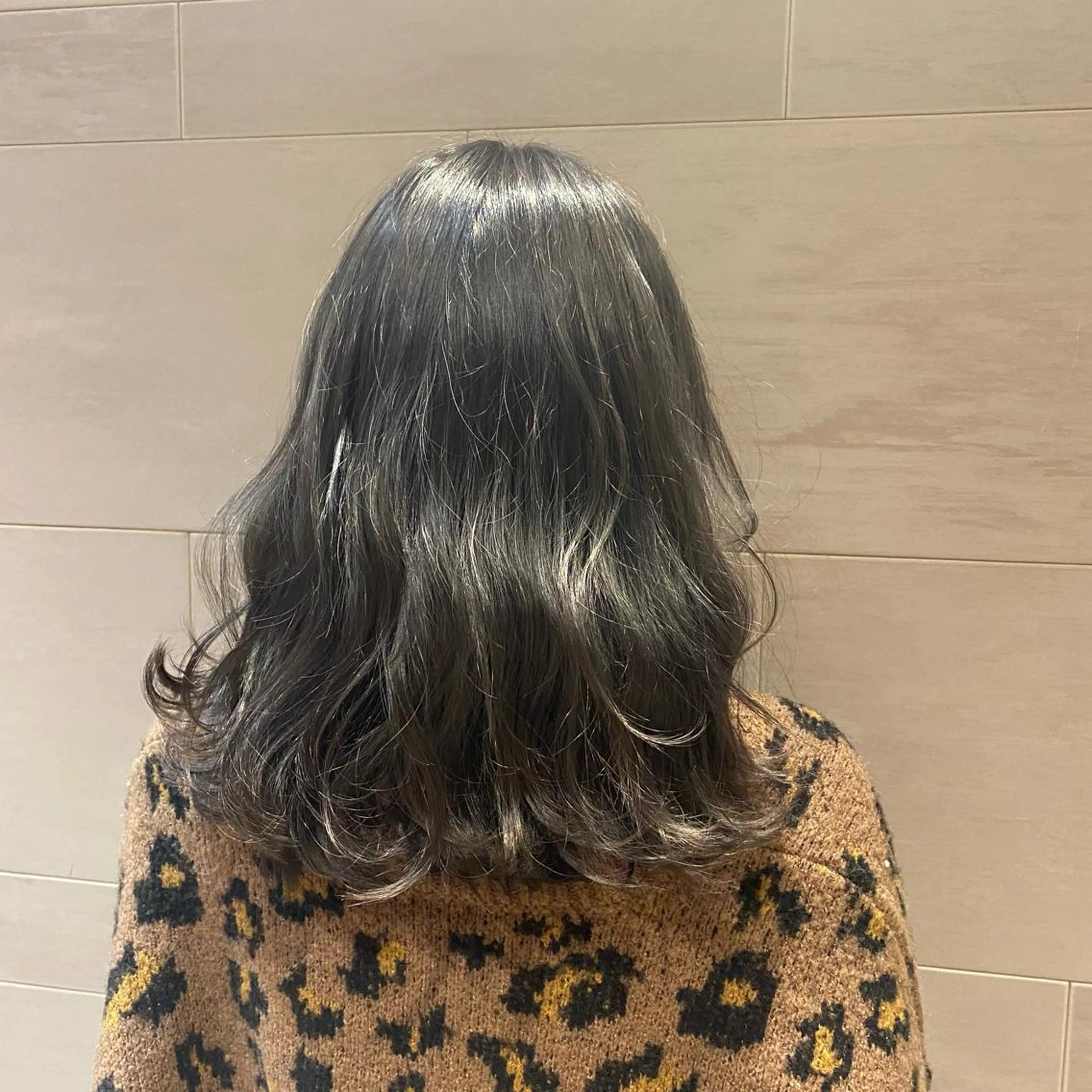 セミロング カラー ブリーチ 透明感カラー SENSE beauty salon所属・髪質改善/カラー/ カット/富岡佑麻のヘアスタイル