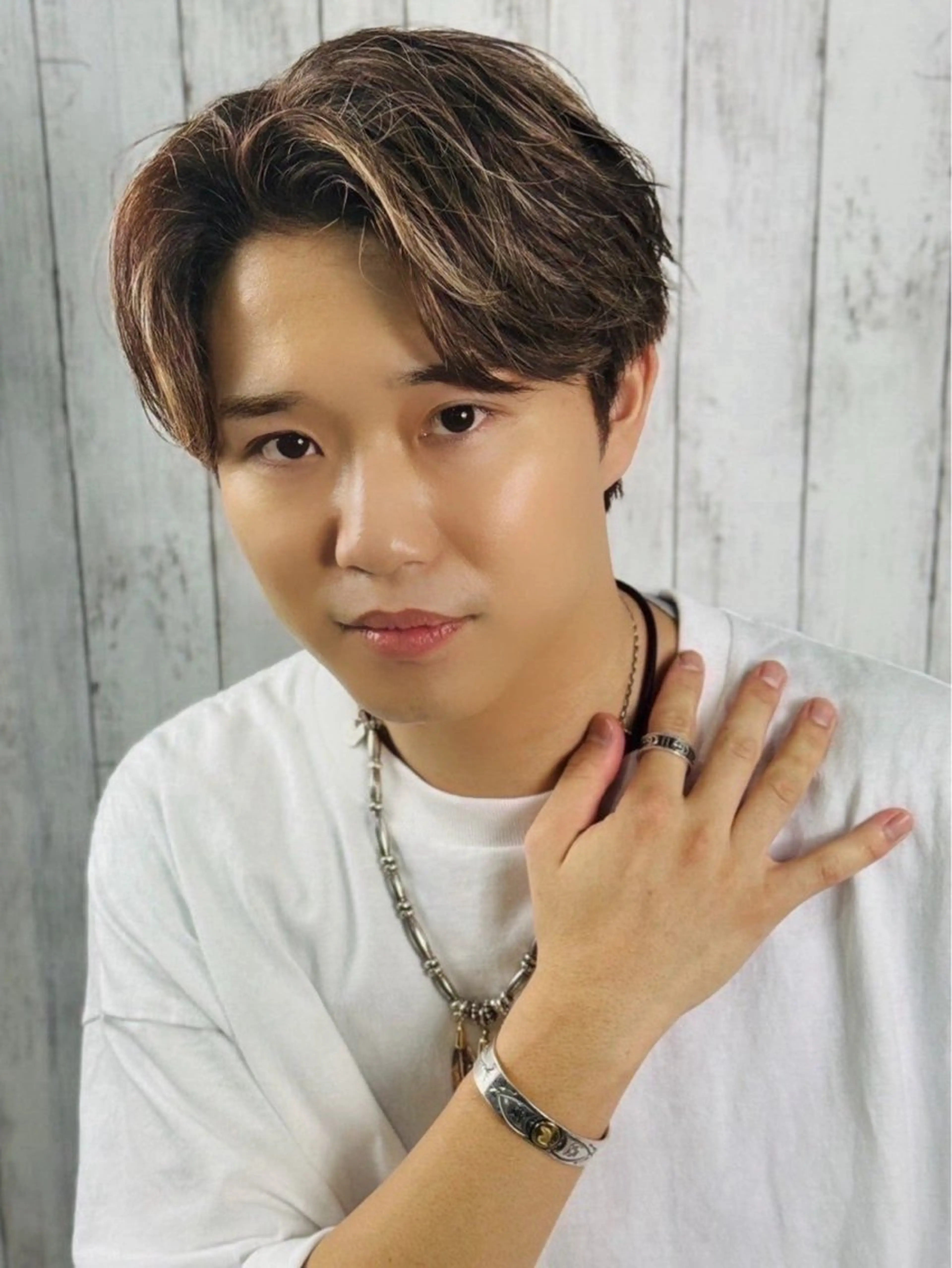 ミディアム 甲斐 心のヘアスタイル