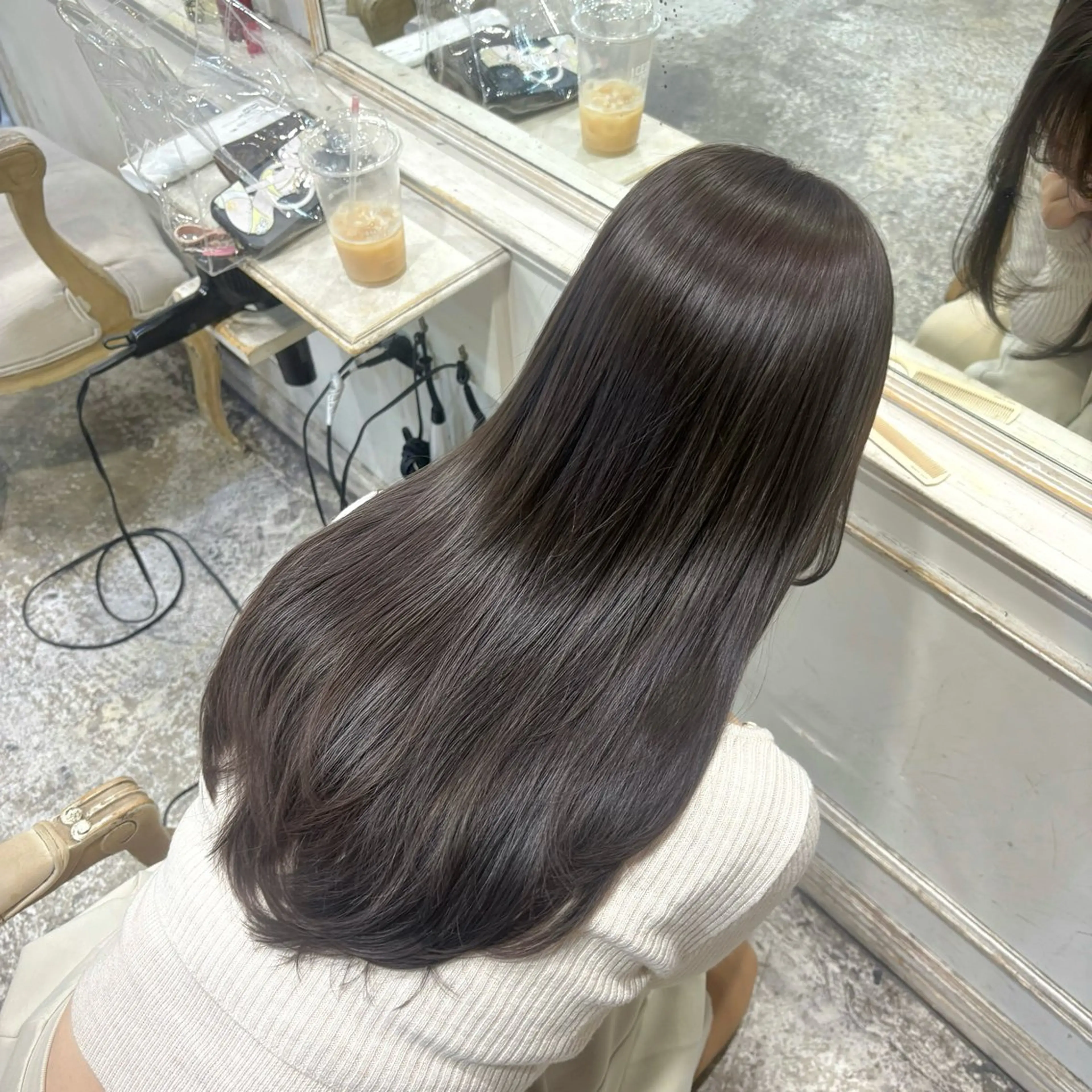 ロング カラー カット ヘアカラー トリートメント 柔らかベージュ 🤎YUKAのヘアスタイル