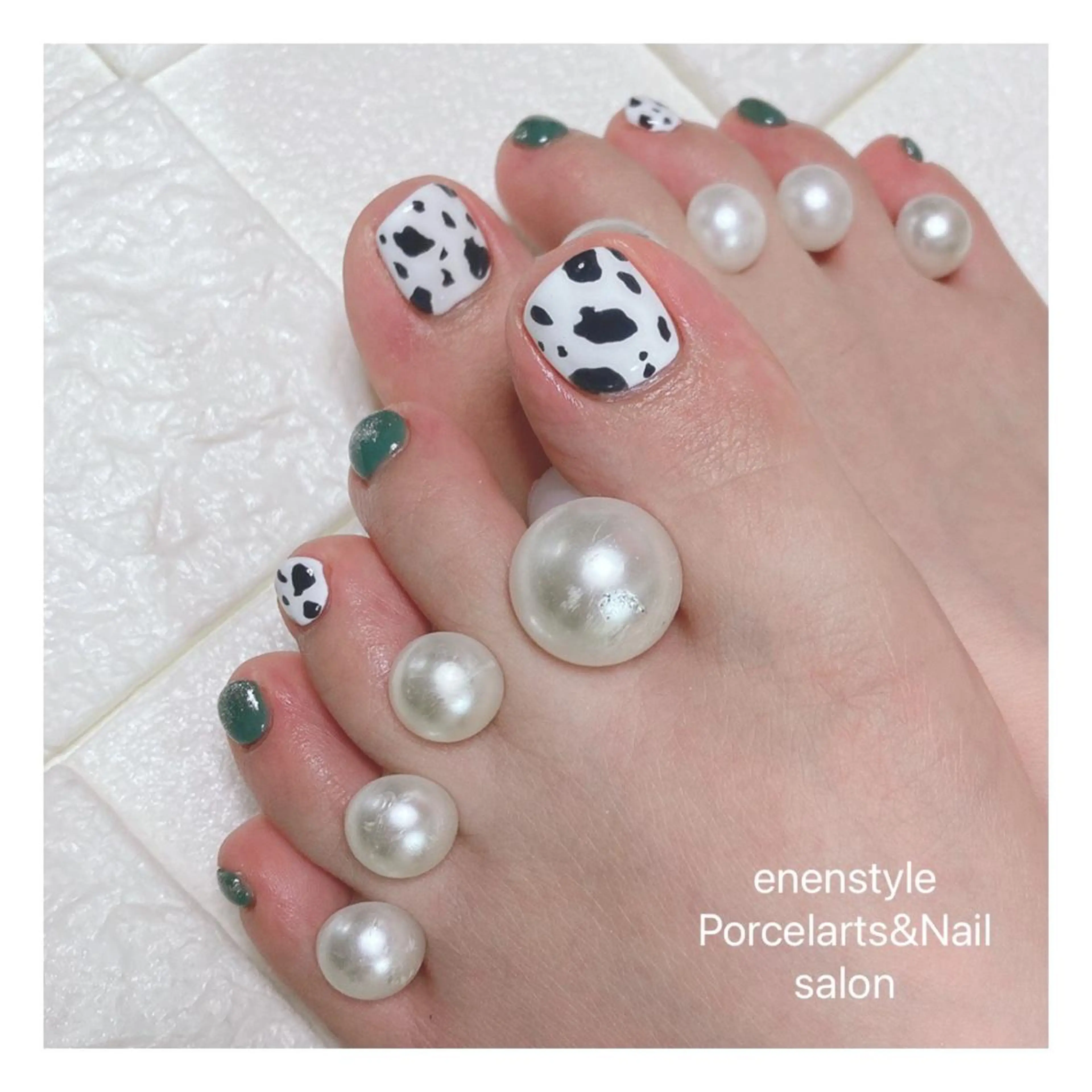 ミディアム ネイル ハンドネイル フットネイル 👑enen style👑のネイルデザイン