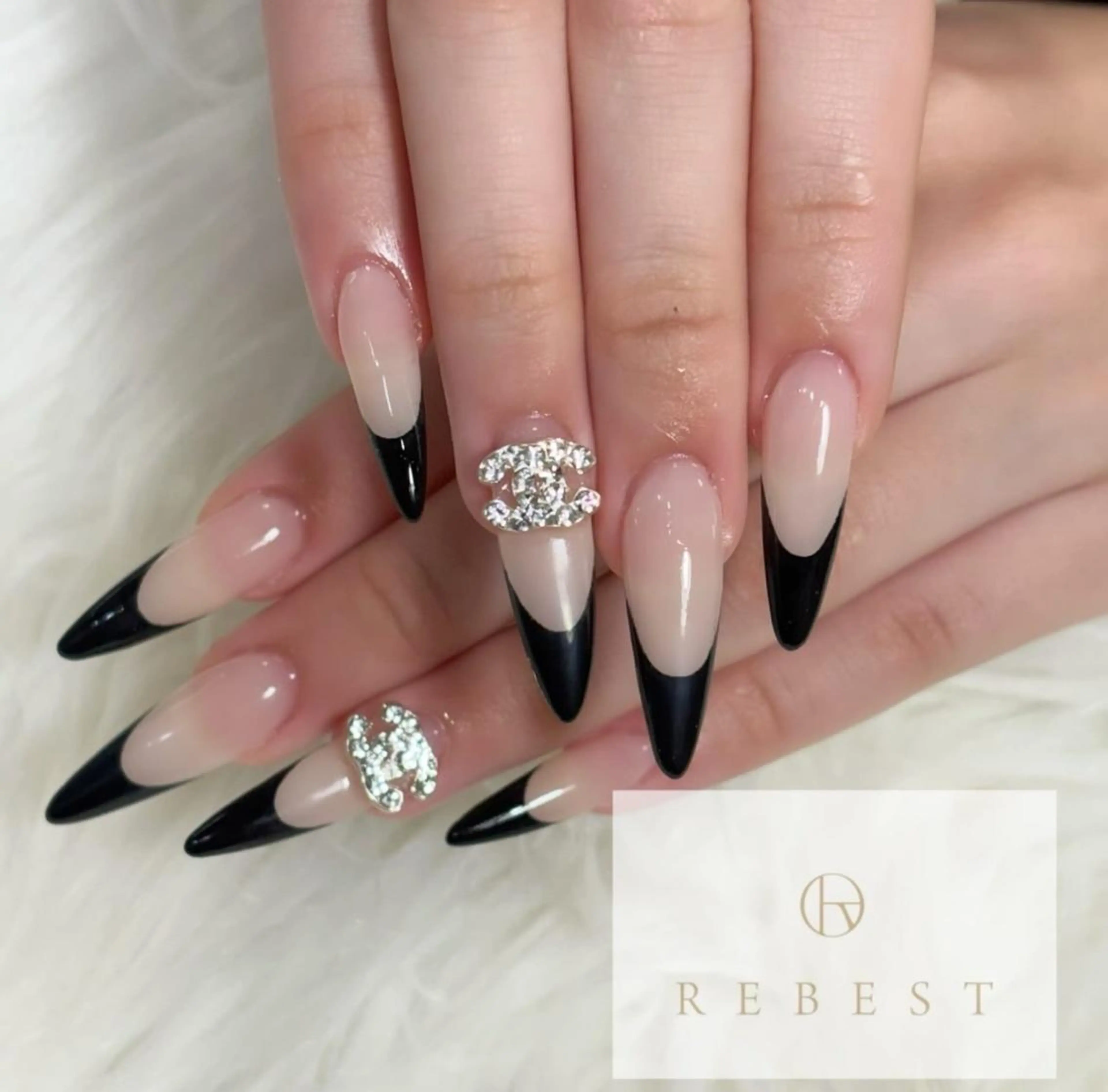 ネイル ❤️💛REBEST 京橋　nailのネイルデザイン