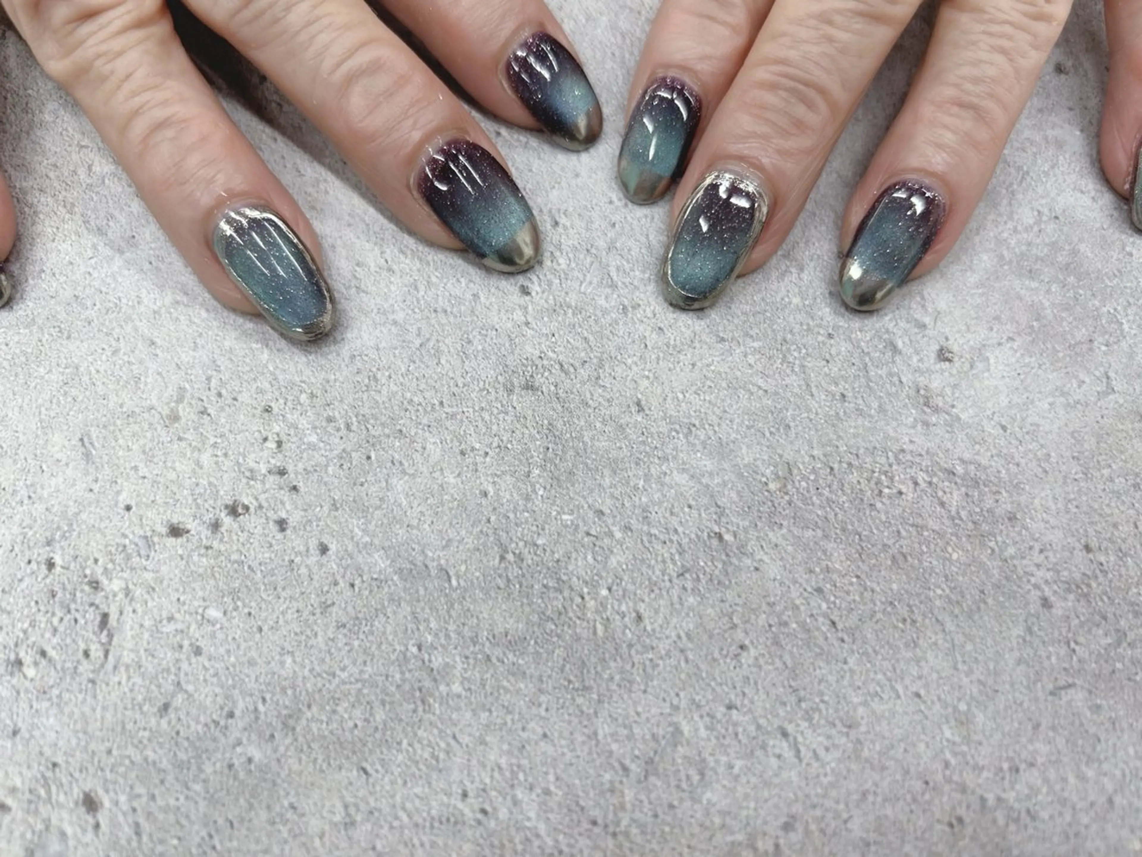 ネイル マグネットネイル ミラーネイル シルバー ハンドネイル Nail Salon agré所属・agré ネイルサロン　アグレのネイルデザイン