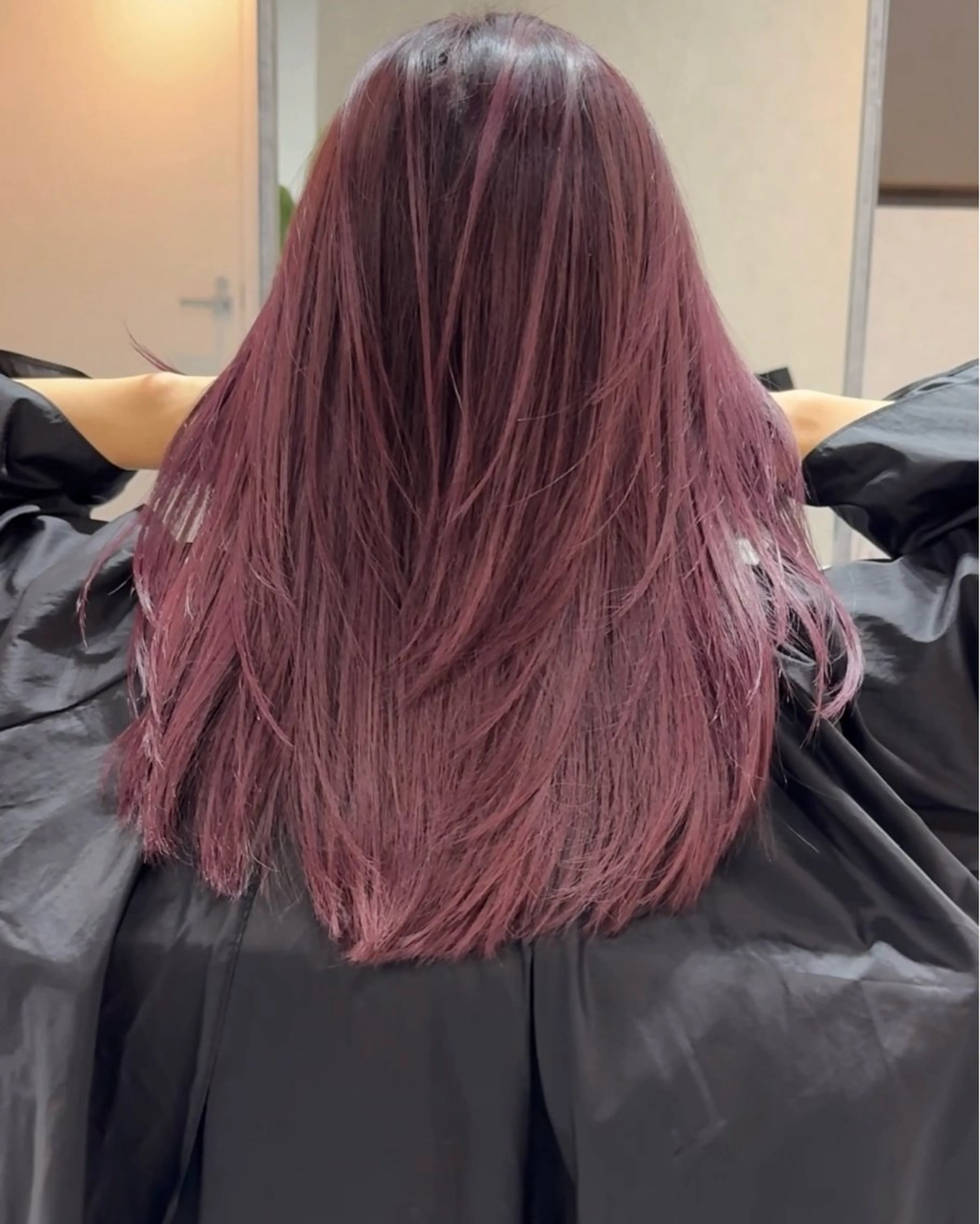 セミロング カラー ヘアアレンジ バレイヤージュ デザインカラー ハイライトカラー 外国人風カラー ハイライト カット ヘアカラー トリートメント アンドウ ユウ/ レイヤーカット/韓国のヘアスタイル