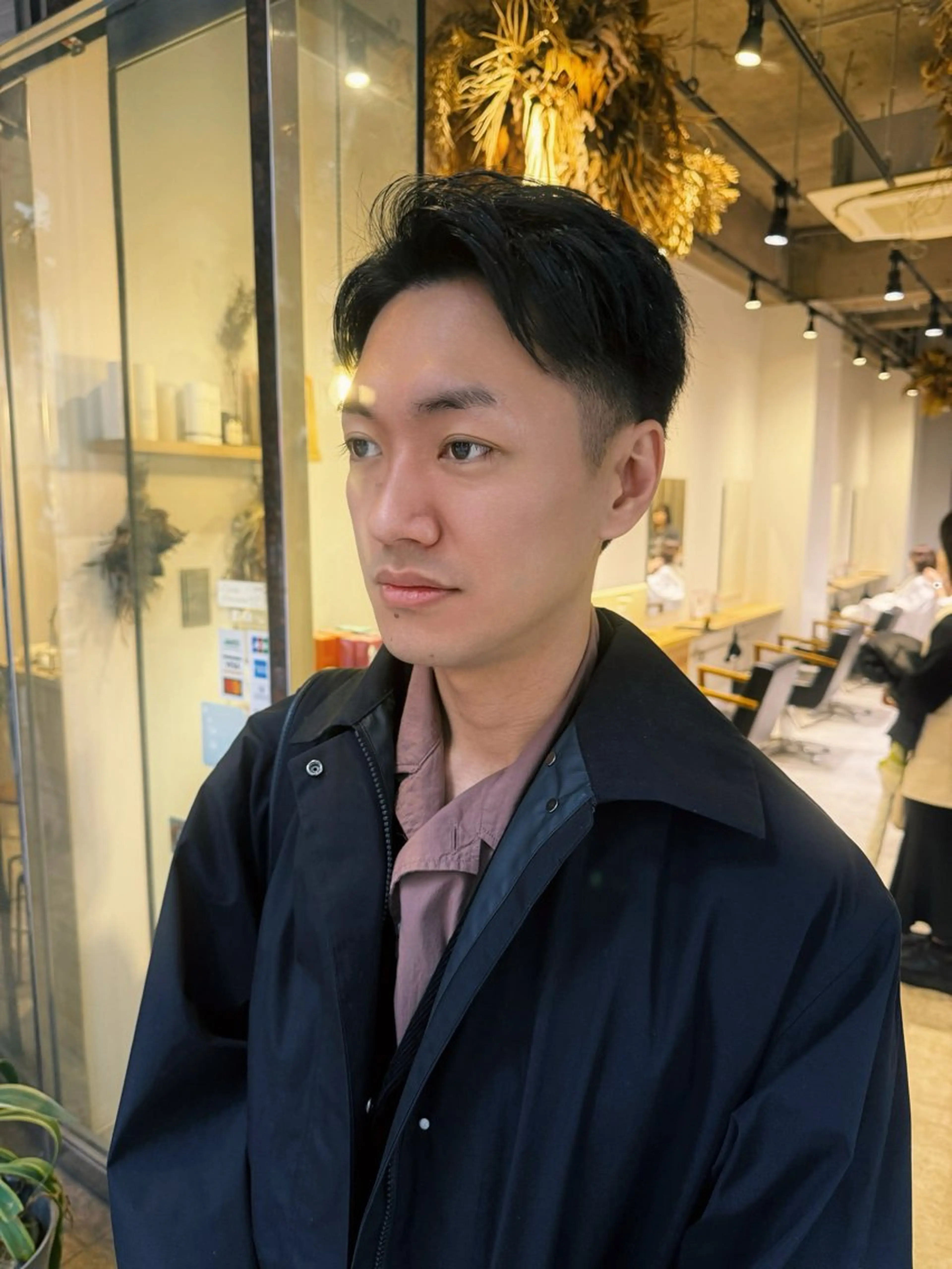 ショート メンズ センターパート ダウンパーマ フェザーパーマ メンズハイライト メンズ韓国風 藤崎百道メンズカット Zina/森井唯央のヘアスタイル